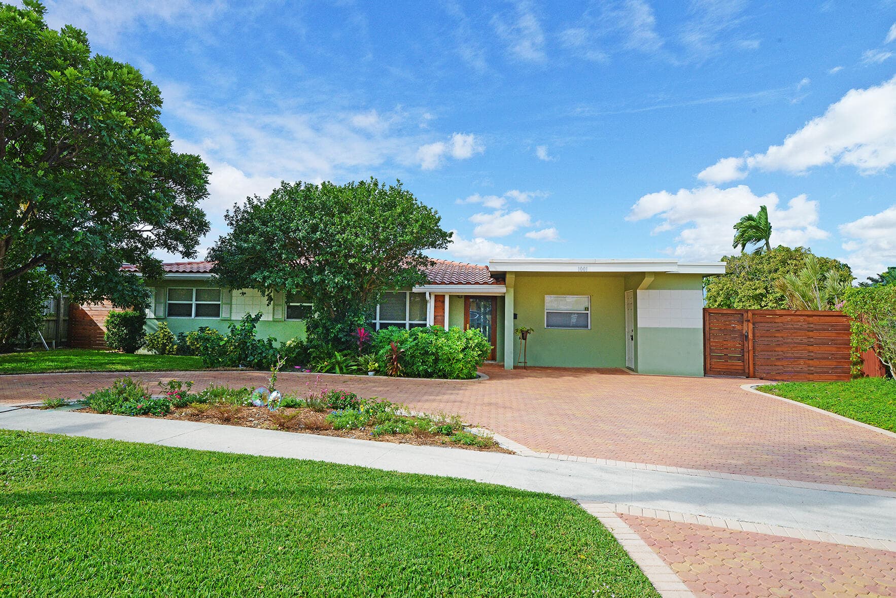 1001 SE 5 Avenue, Pompano Beach, FL 33060 — photo 1 of 32