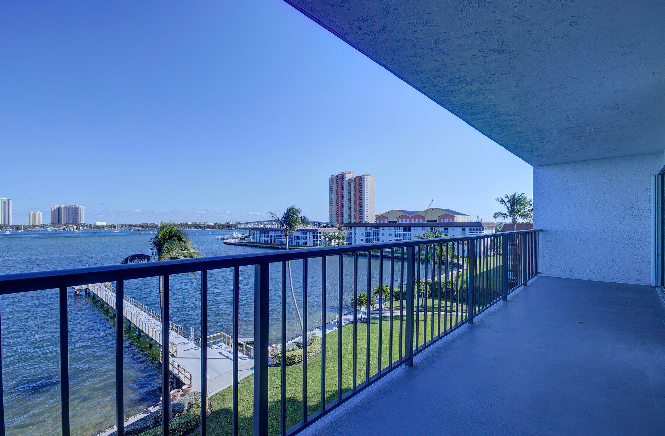 3040 Lake Shore Drive 502, Riviera Beach, FL 33404 — photo 12 of 17