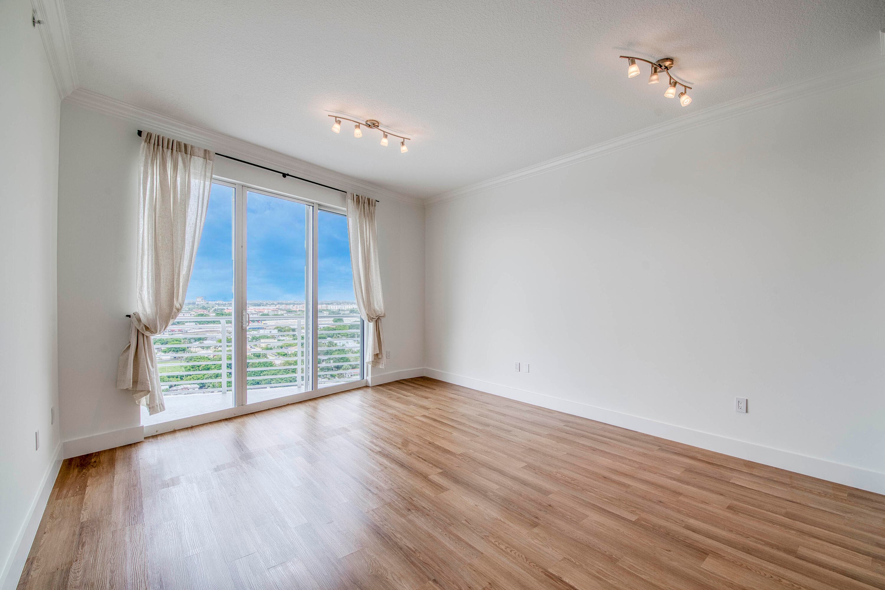 1551 N Flagler Drive Ph8, West Palm Beach, FL 33401 — photo 11 of 40