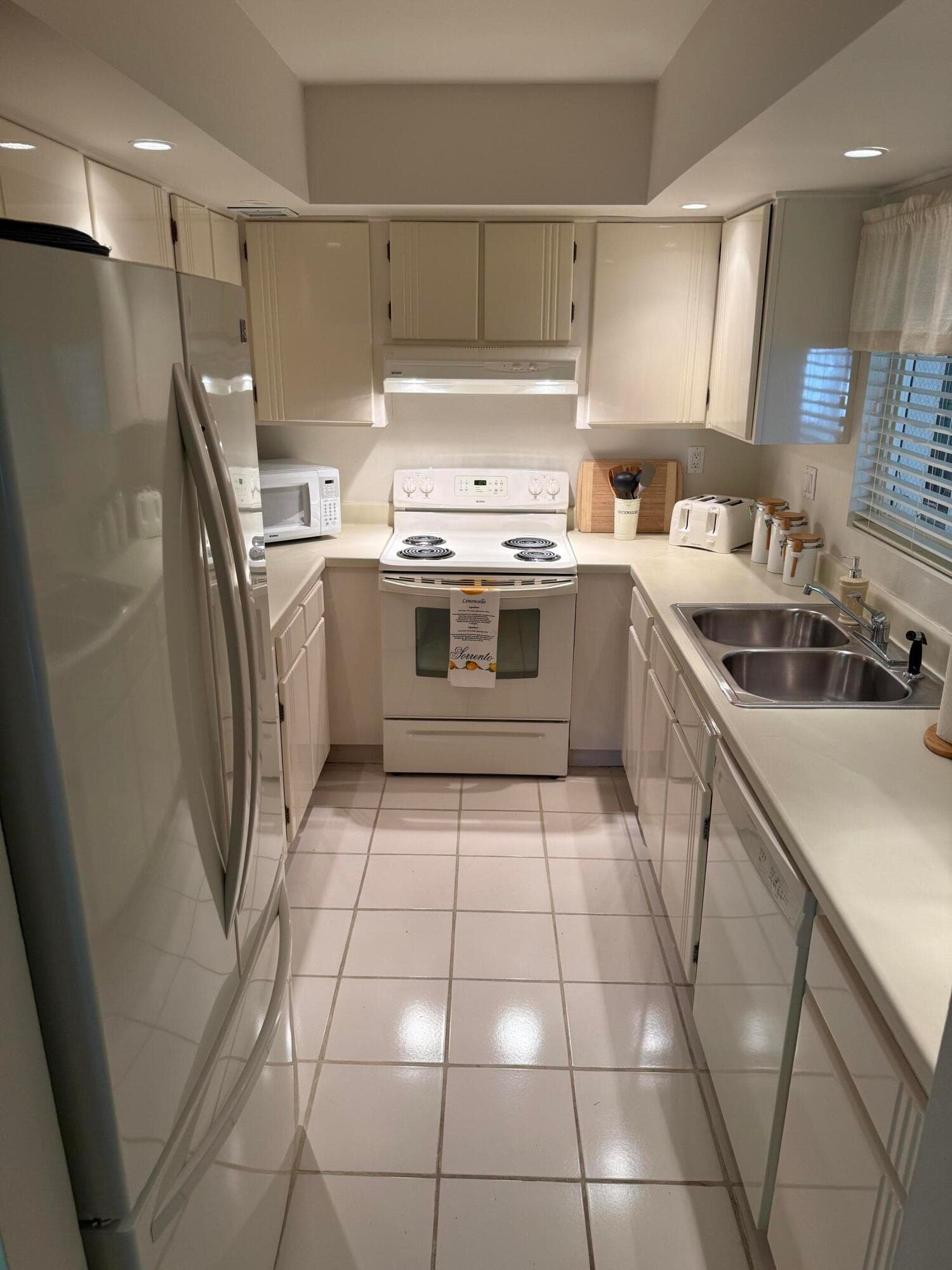 147 Deer Creek Boulevard 402, Deerfield Beach, FL 33442 — photo 5 of 80