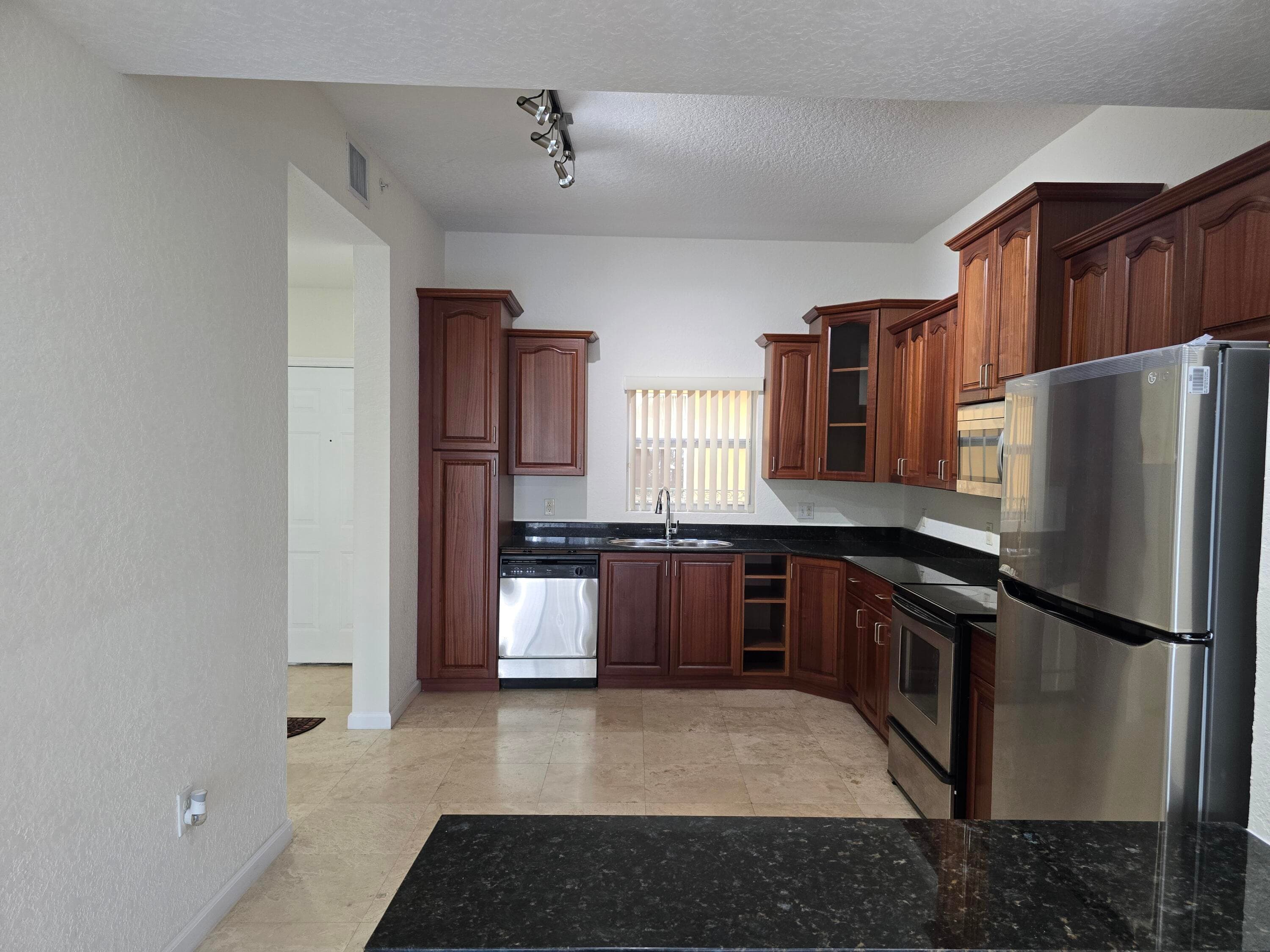 1640 Presidential Way 403, West Palm Beach, FL 33401 — photo 21 of 69
