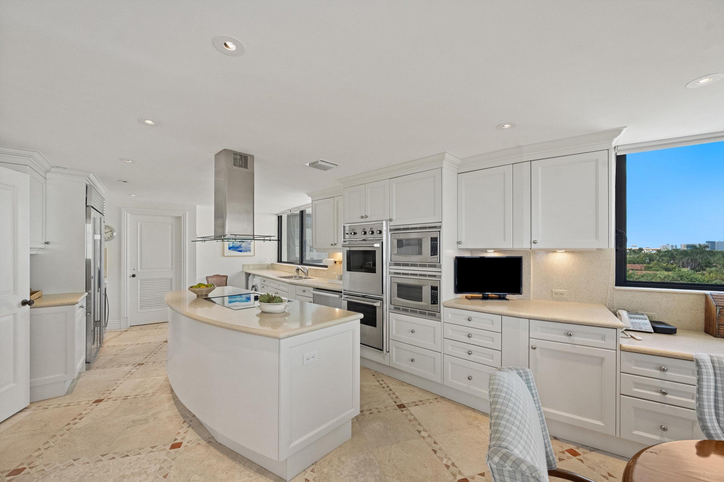 150 N Ocean Boulevard Ph 3, Palm Beach, FL 33480 — photo 9 of 32