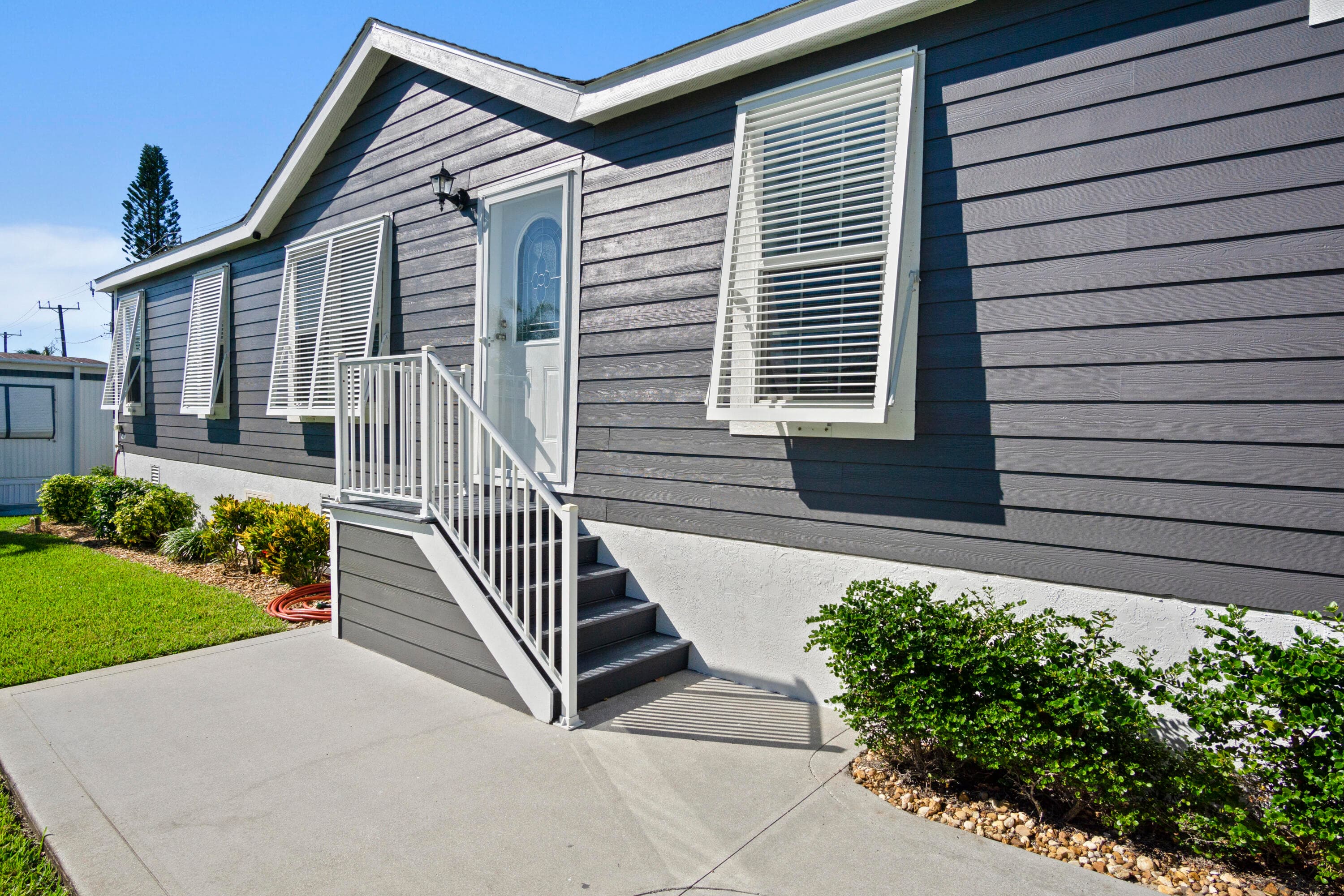 8328 SE Swan Avenue, Hobe Sound, FL 33455 — photo