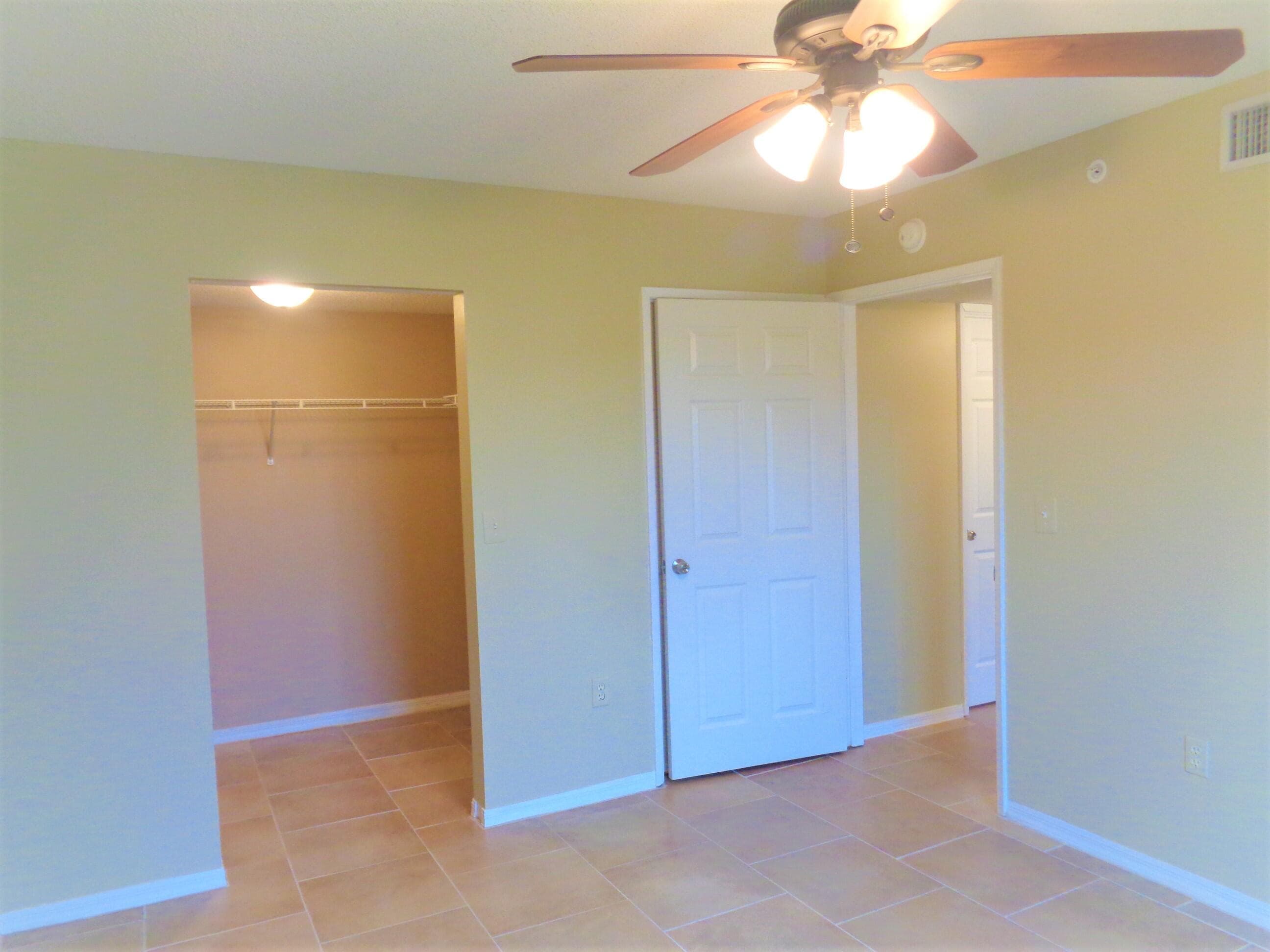 1650 N 42nd Circle 206, Vero Beach, FL 32967 — photo 19 of 54