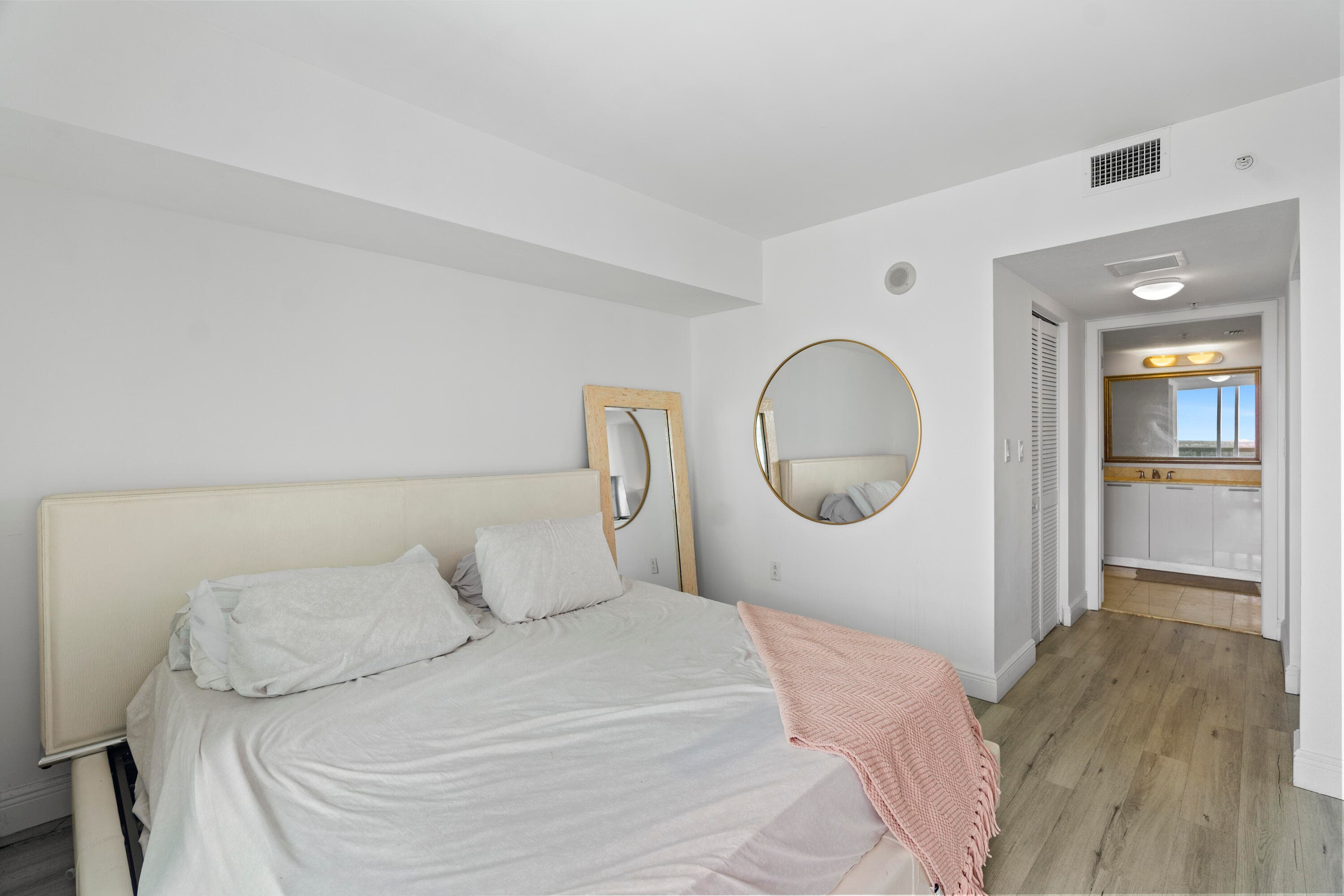 1800 N Bayshore Drive 3802, Miami, FL 33132 — photo 24 of 54
