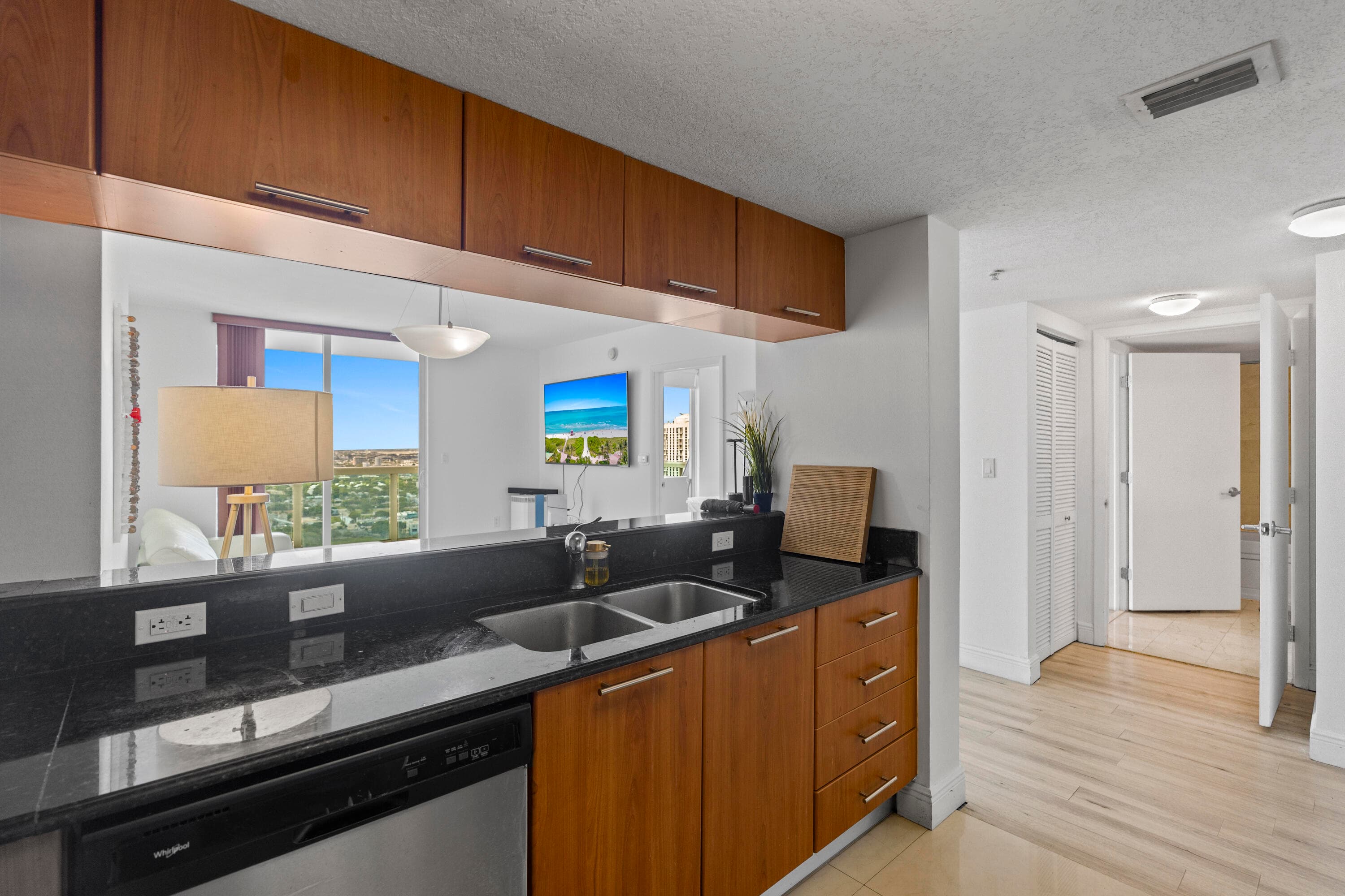 1800 N Bayshore Drive 3802, Miami, FL 33132 — photo 11 of 54