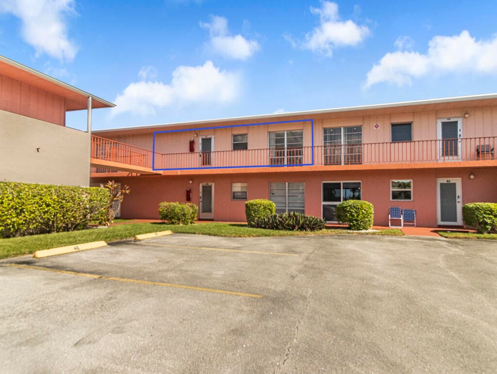 4 Golfs Edge E, West Palm Beach, FL 33417 — photo 2 of 33