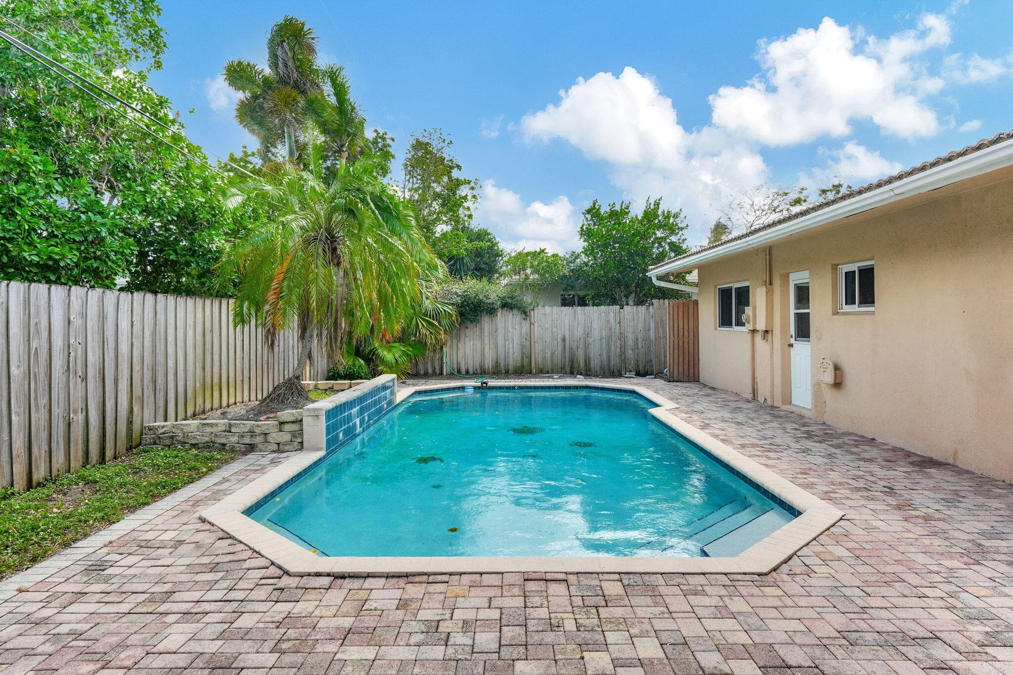 1300 NE 26th Avenue NE, Pompano Beach, FL 33062 — photo 2 of 68