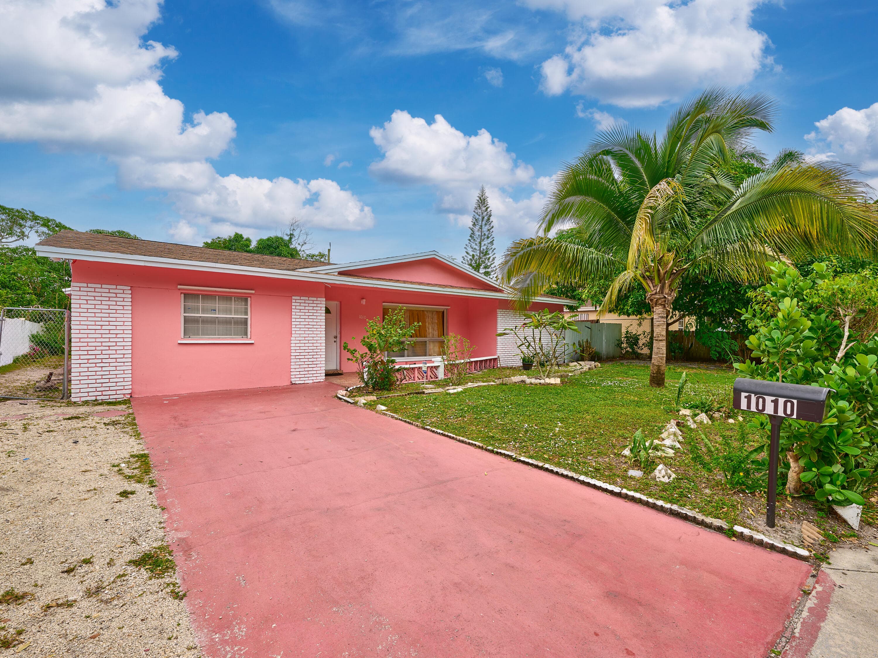 1010 S B Street, Lake Worth Beach, FL 33460 — photo 2 of 37