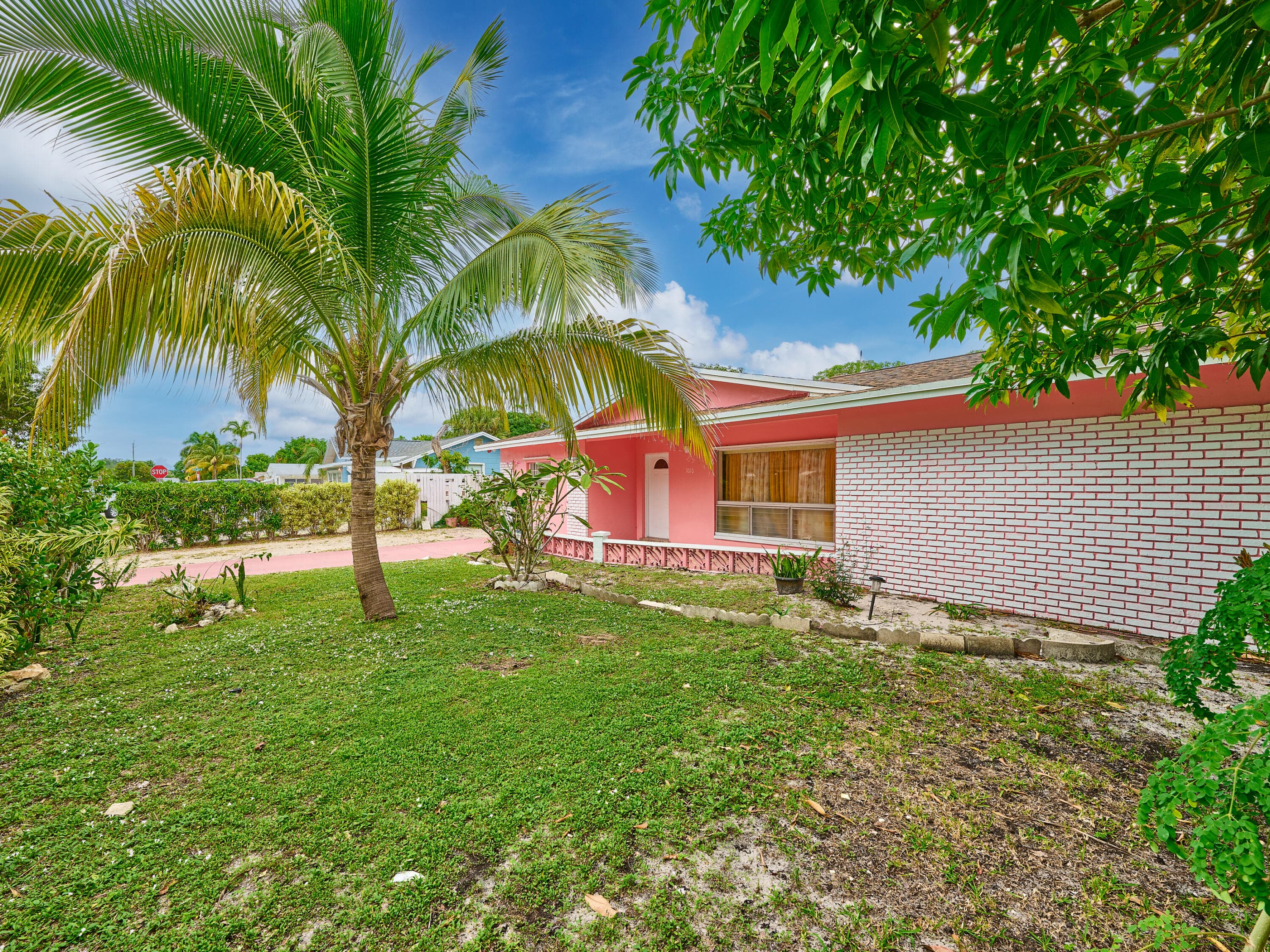 1010 S B Street, Lake Worth Beach, FL 33460 — photo 4 of 37