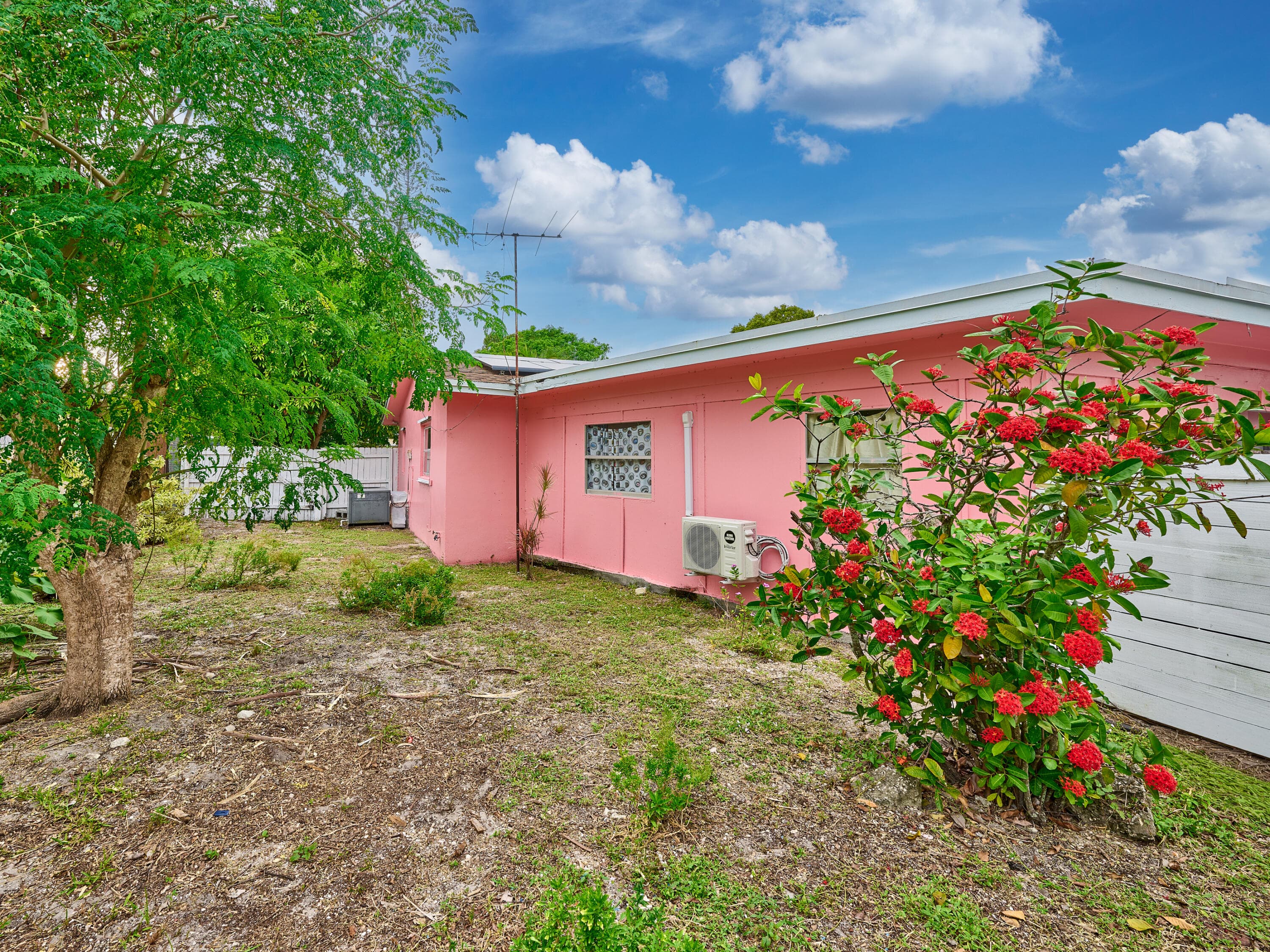 1010 S B Street, Lake Worth Beach, FL 33460 — photo 14 of 37
