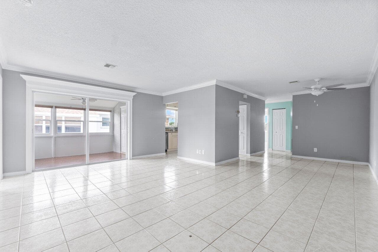 1205 S Lakes End Drive D2, Fort Pierce, FL 34982 — photo 12 of 27