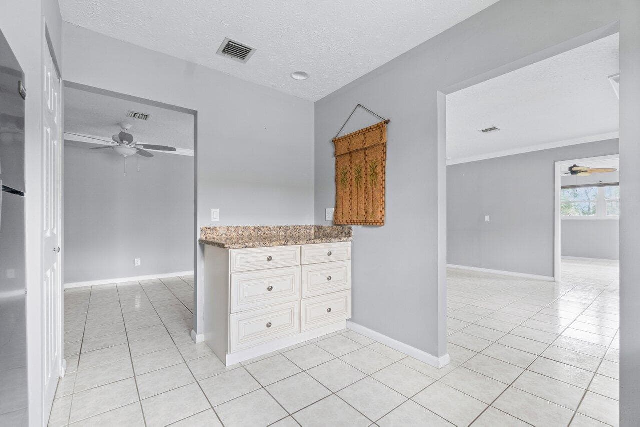 1205 S Lakes End Drive D2, Fort Pierce, FL 34982 — photo 9 of 27