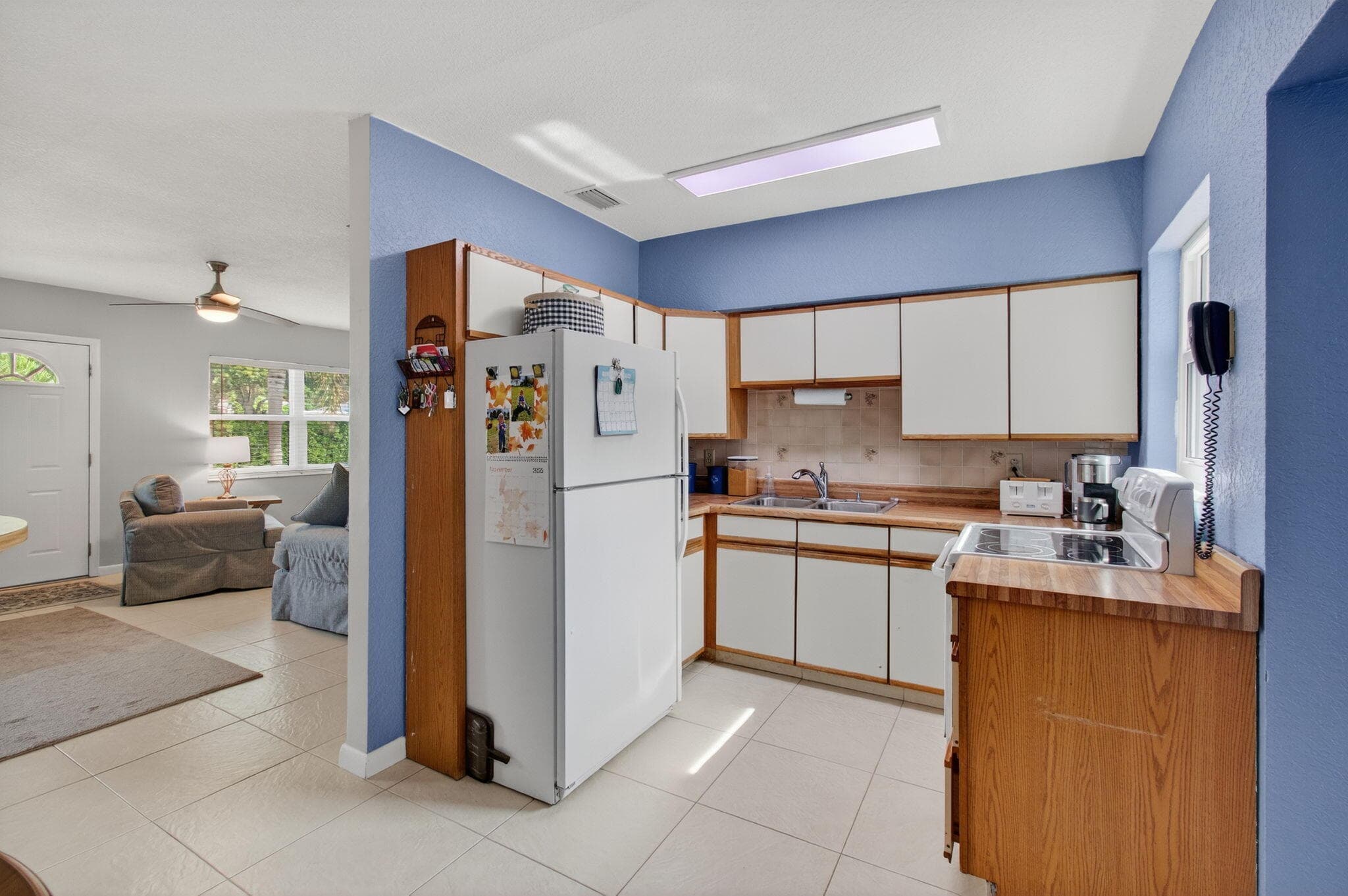 254 NE 22nd Street, Delray Beach, FL 33444 — photo 11 of 41