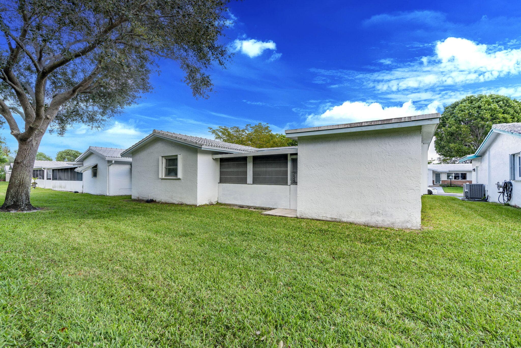 1141 NW 90th Way, Plantation, FL 33322 — photo 8 of 75