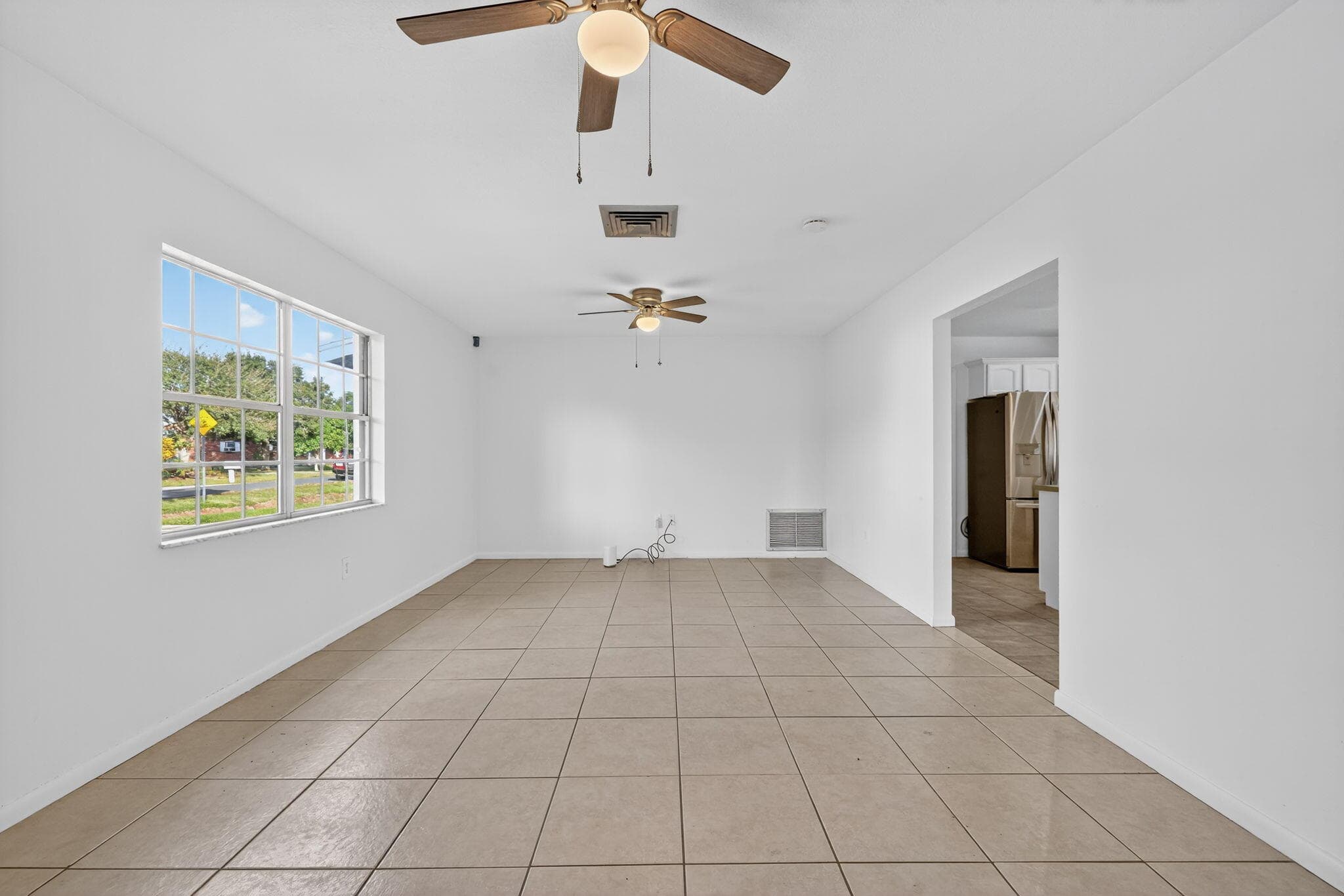 1125 Coral Street, Fort Pierce, FL 34982 — photo 4 of 37
