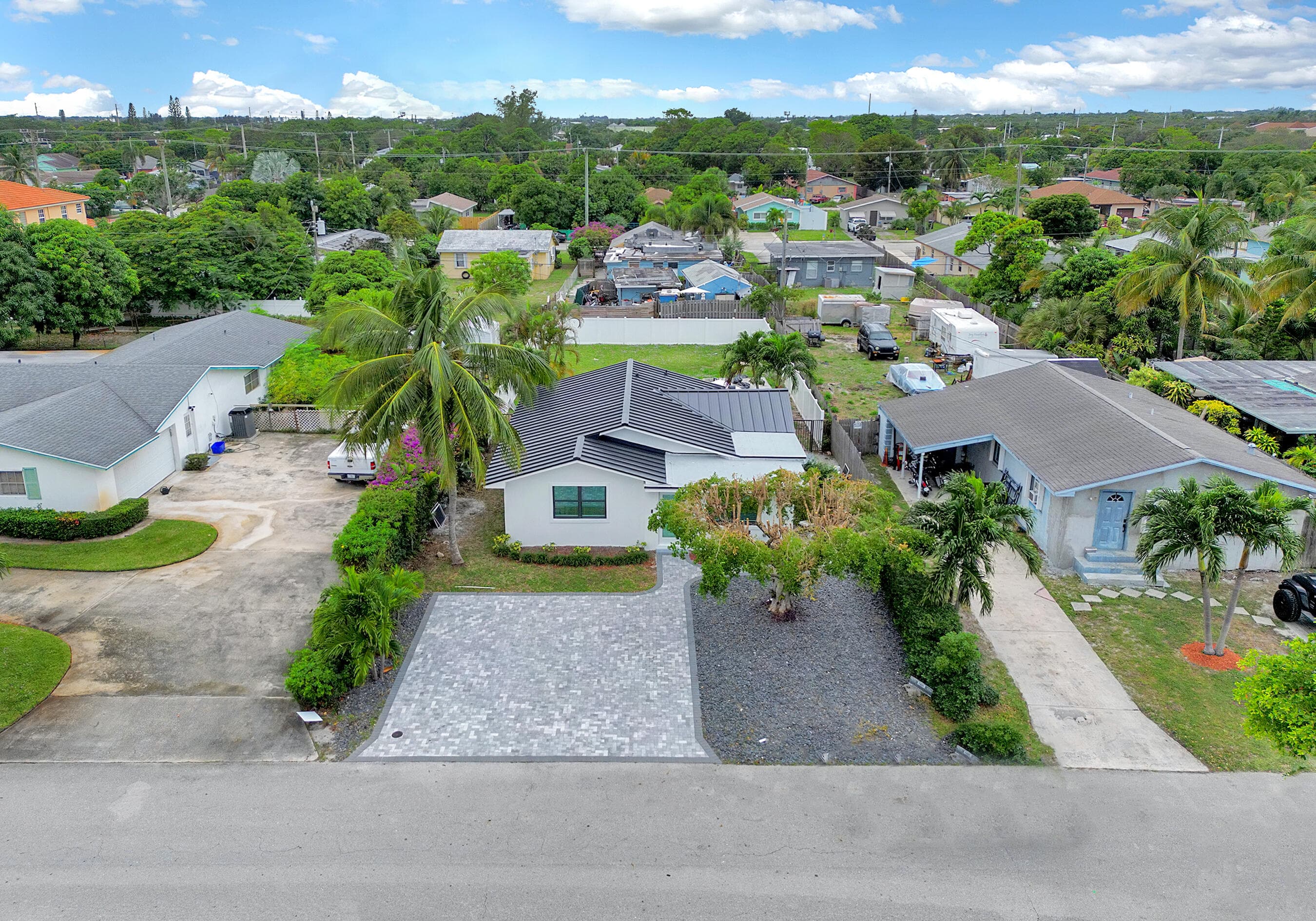 320 NW 3rd Avenue, Delray Beach, FL 33444 — photo 2 of 28