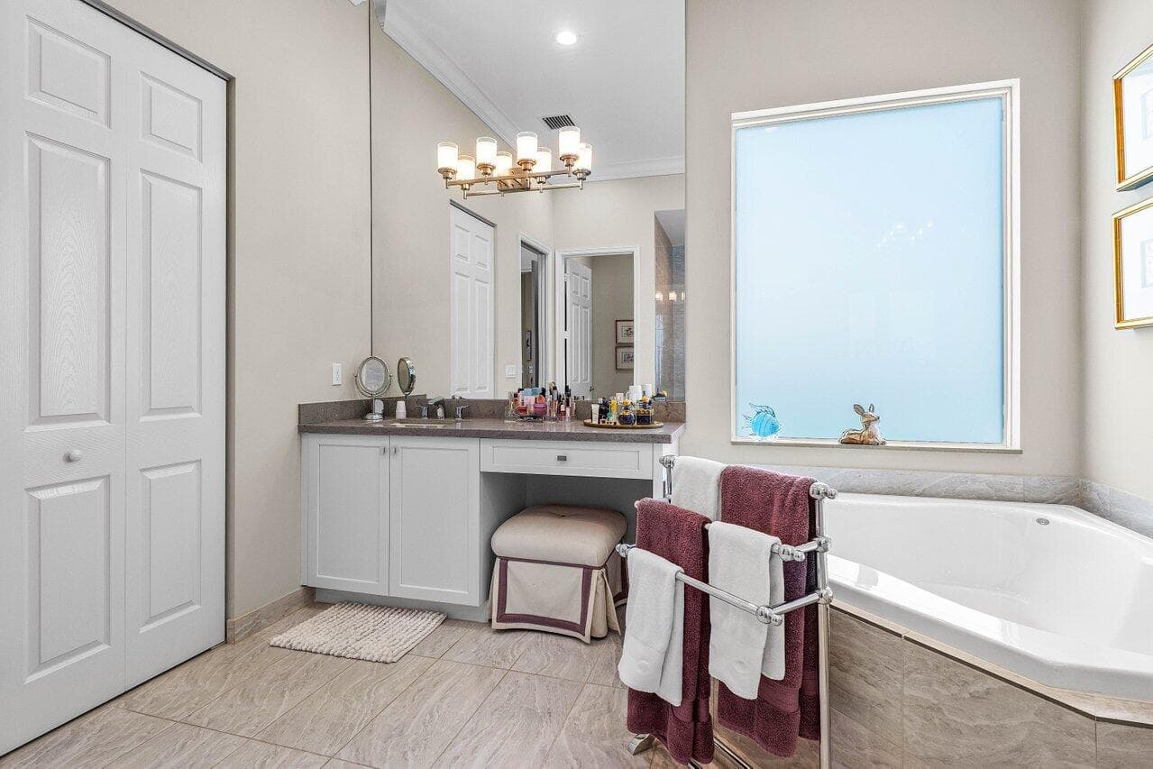9037 Golden Mountain Circle, Boynton Beach, FL 33473 — photo 14 of 59