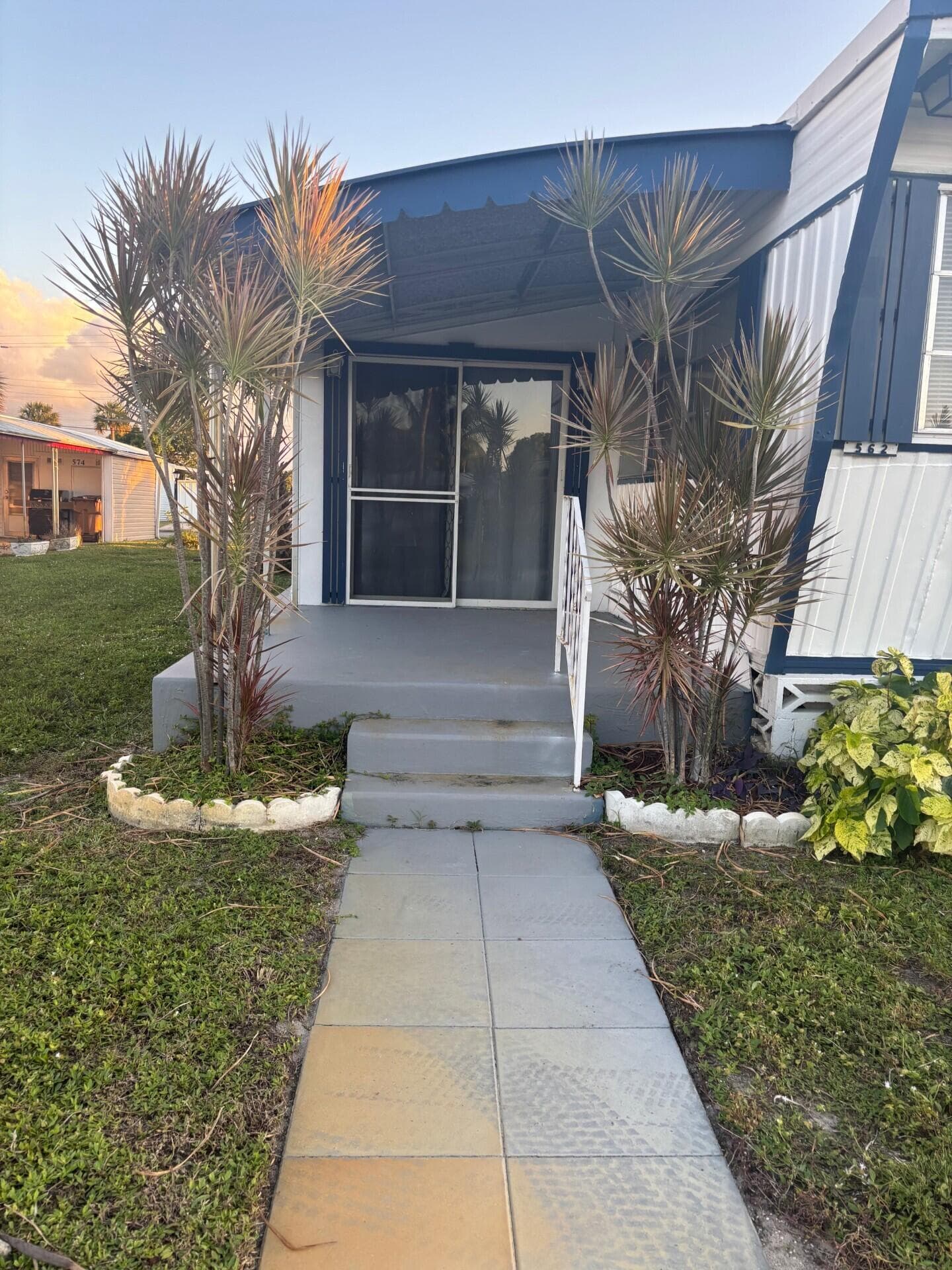 562 NE 47th St, Lot 393, Deerfield Beach, FL 33064 — photo 5 of 26