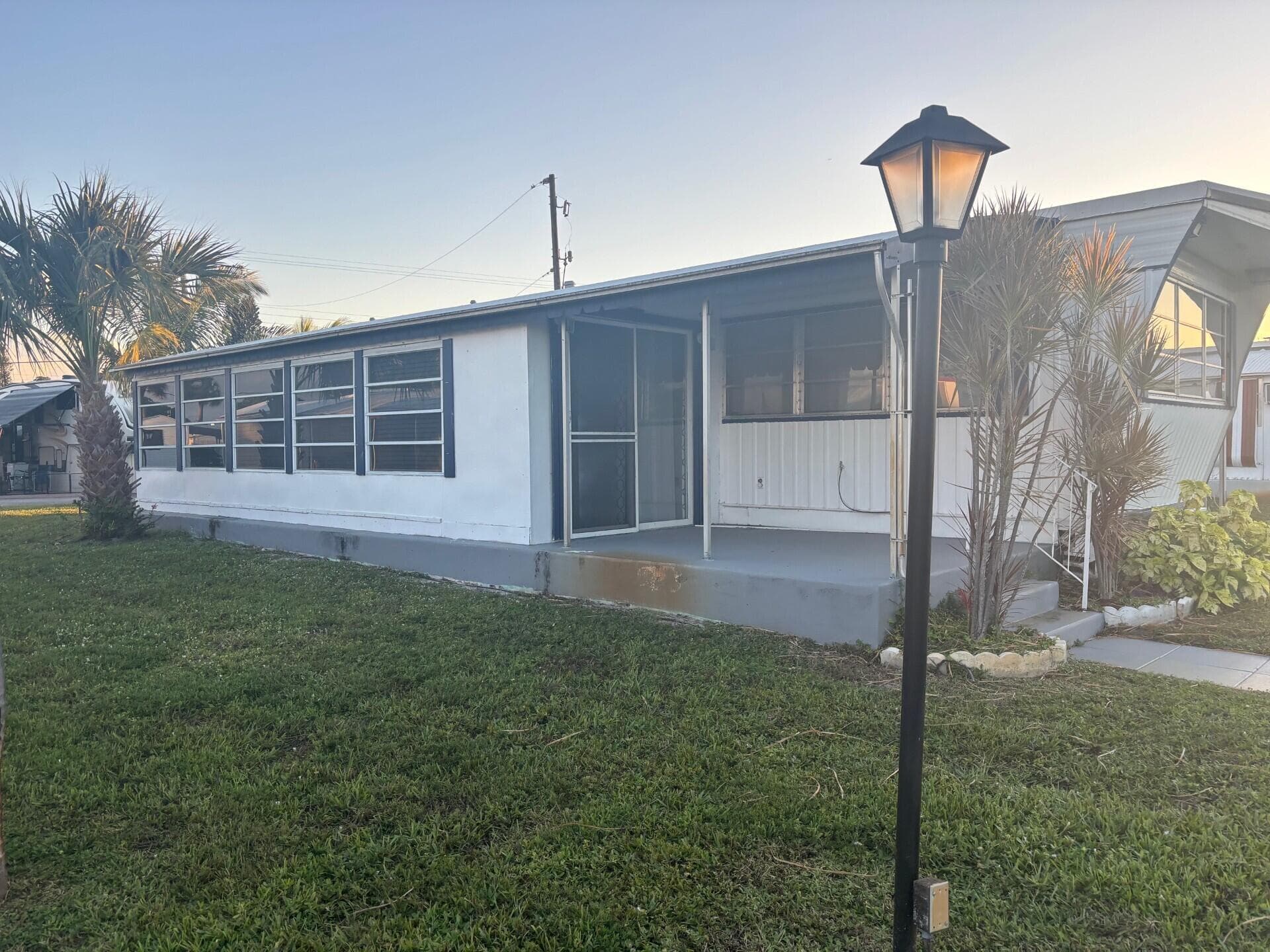 562 NE 47th St, Lot 393, Deerfield Beach, FL 33064 — photo 3 of 26