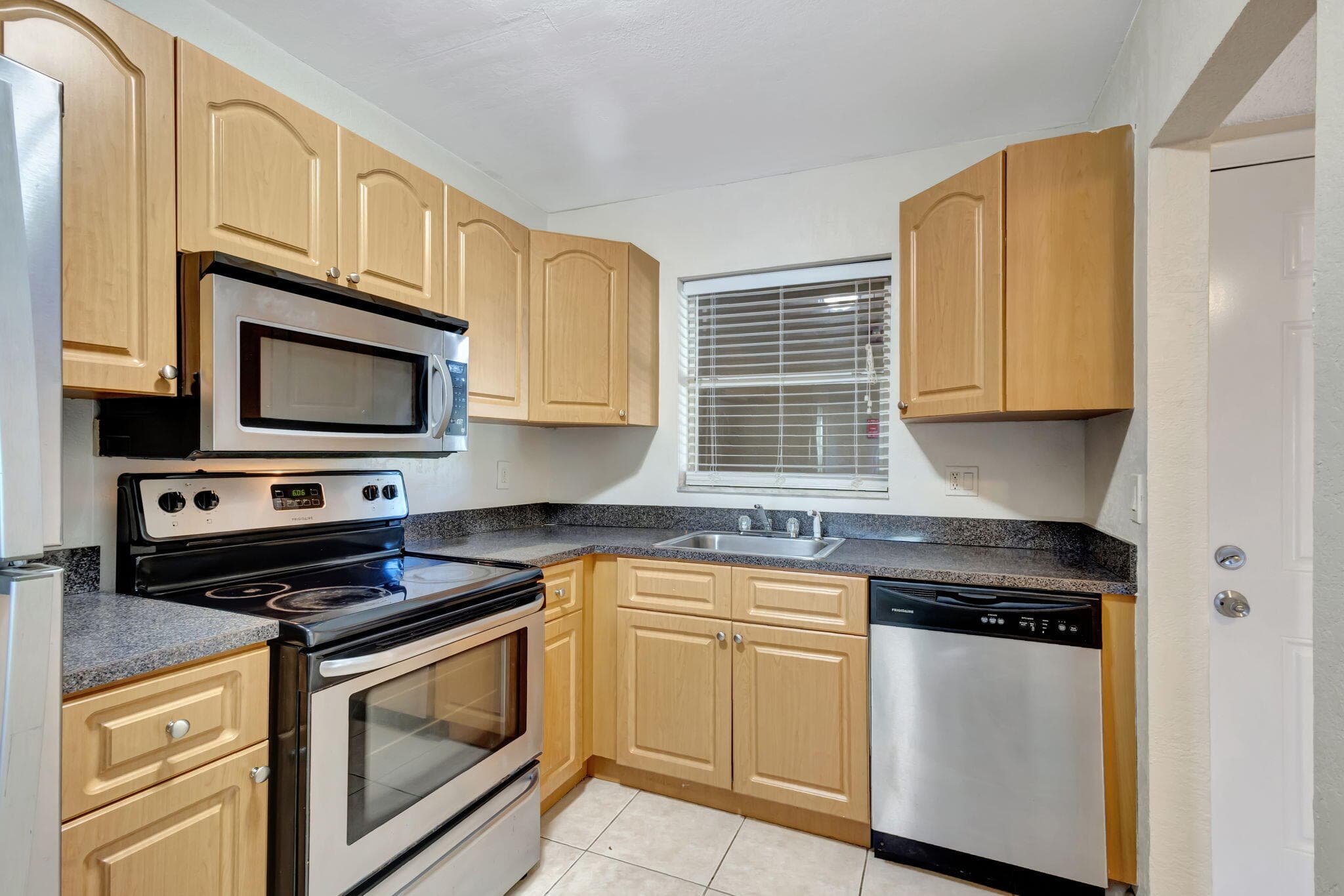 120 Sparrow Drive 213, Royal Palm Beach, FL 33411 — photo 2 of 36