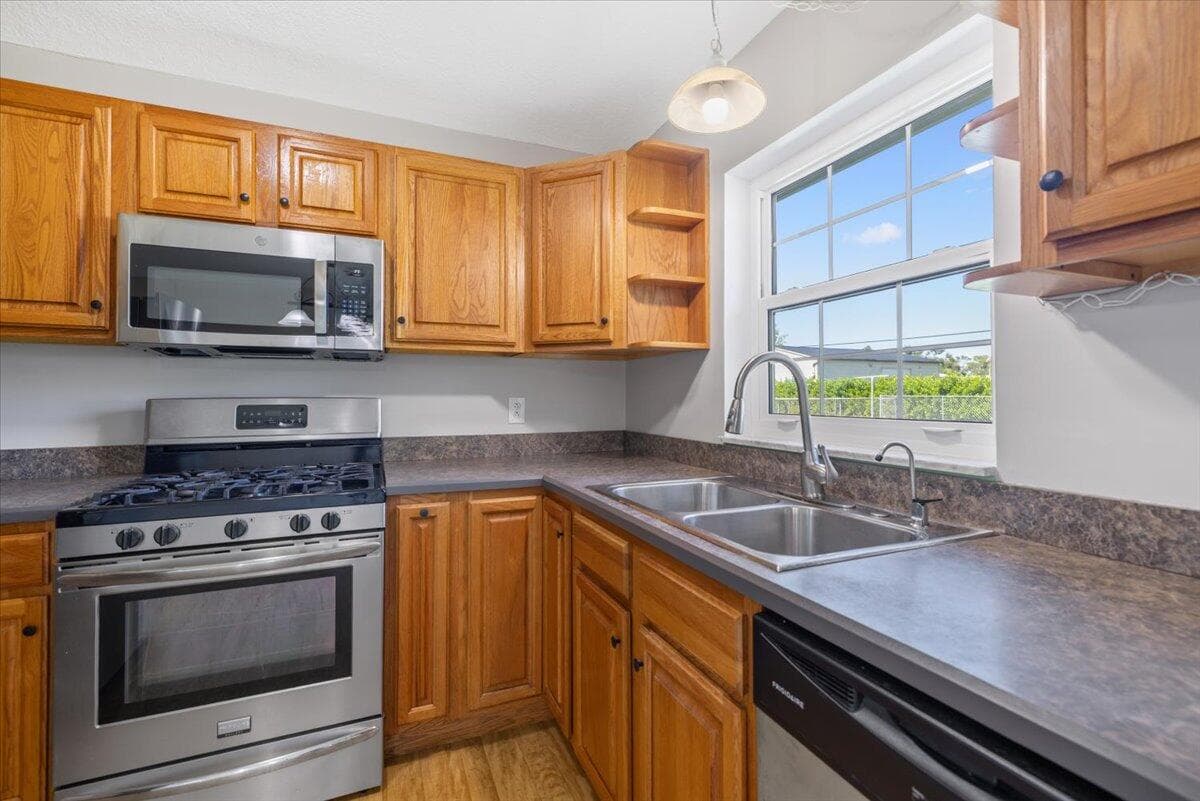 6506 Salerno Road, Fort Pierce, FL 34951 — photo 10 of 35