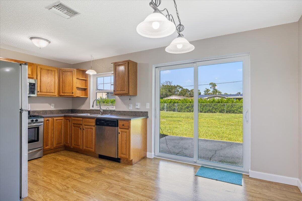 6506 Salerno Road, Fort Pierce, FL 34951 — photo 7 of 35