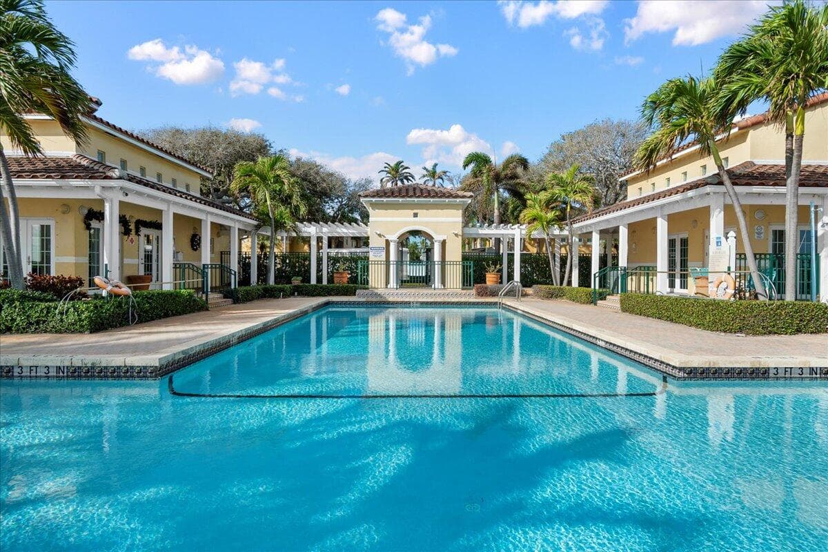 1015 Lake Shore Drive 105, Lake Park, FL 33403 — photo 30 of 41