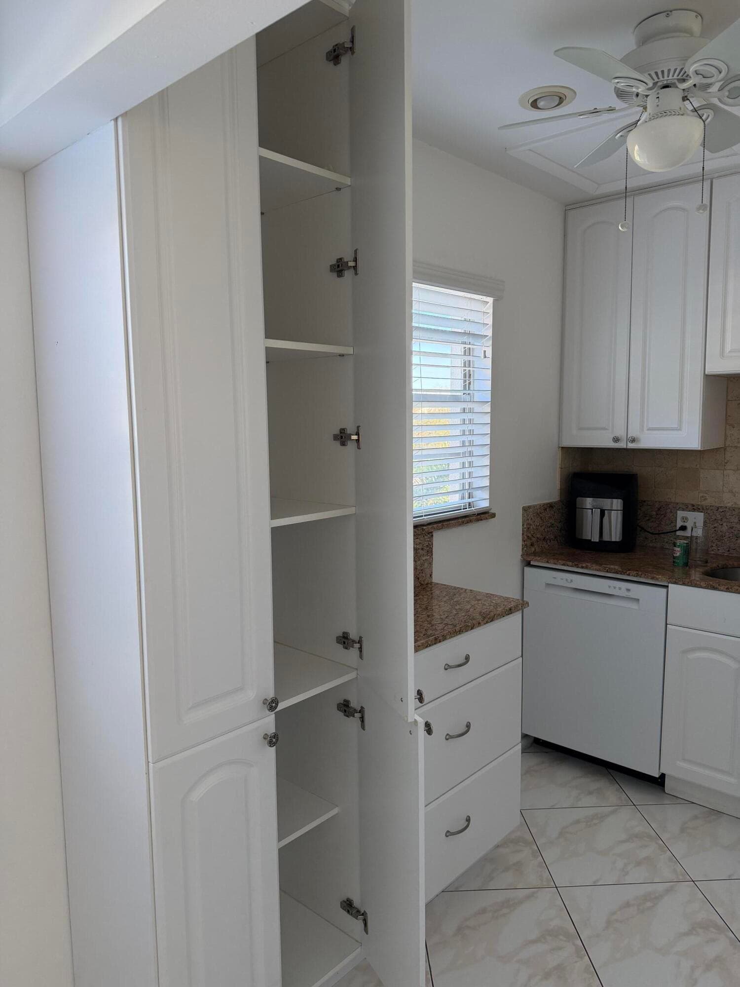 332 Mansfield H, Boca Raton, FL 33434 — photo 5 of 27