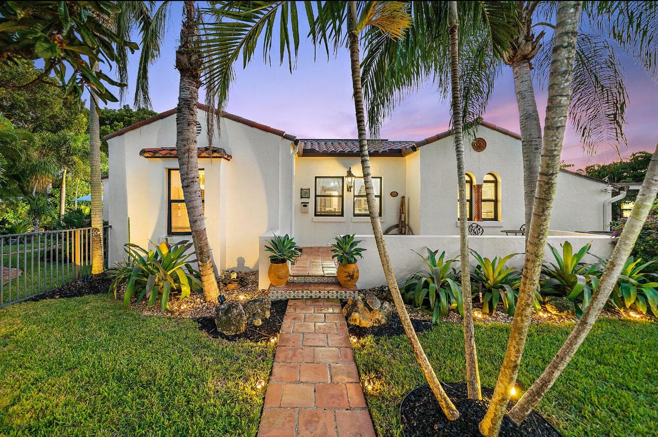 400 33rd Street, West Palm Beach, FL 33407 — photo 1 of 70