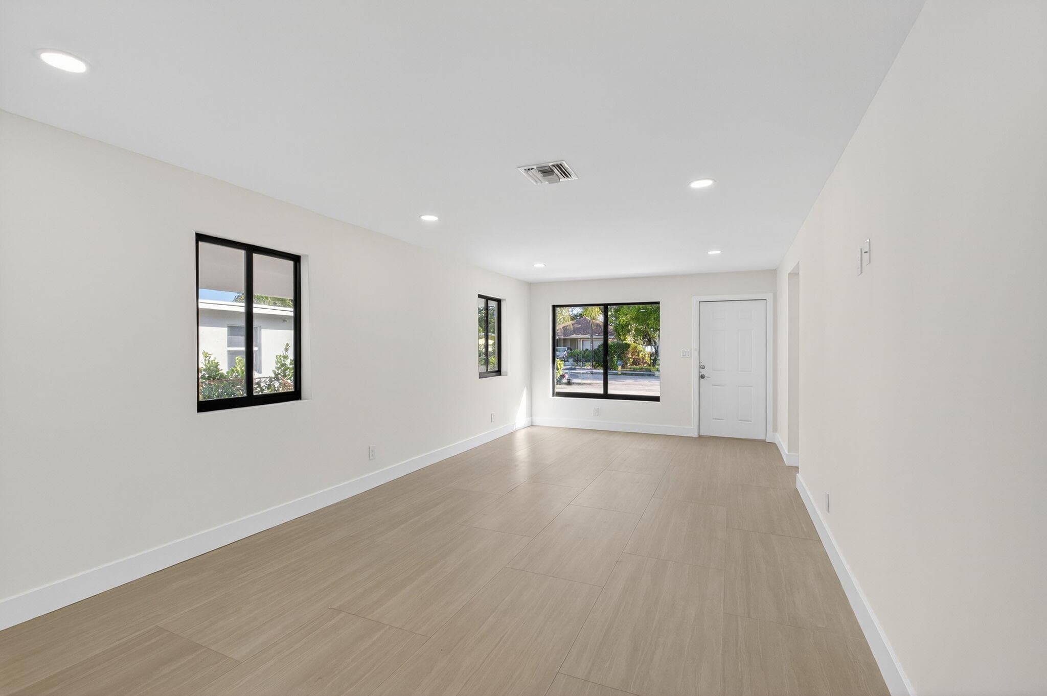 122 SW 9th Avenue, Delray Beach, FL 33444 — photo 11 of 32