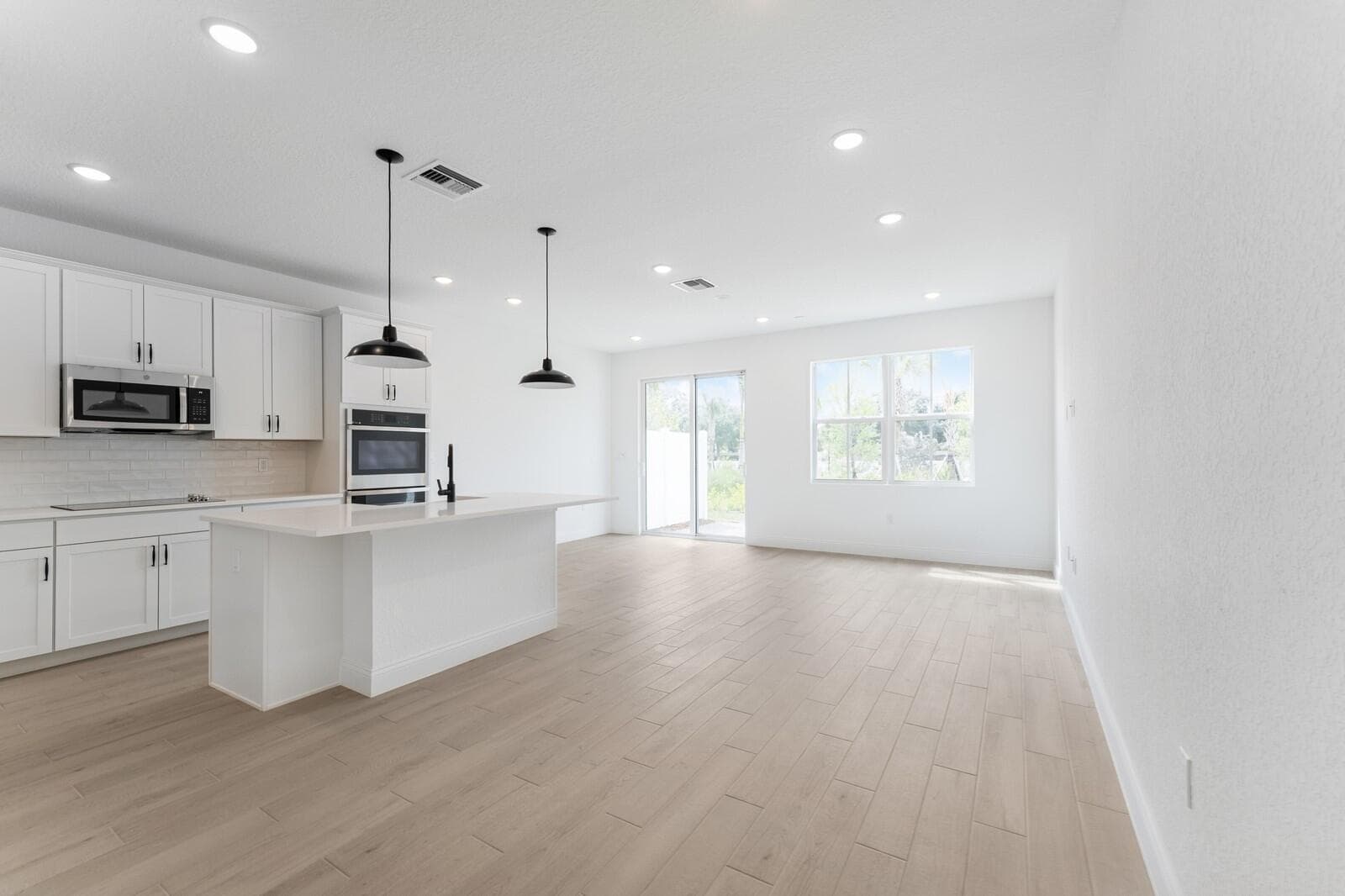 174 SE Birch Terrace 207, Stuart, FL 34997 — photo 5 of 30
