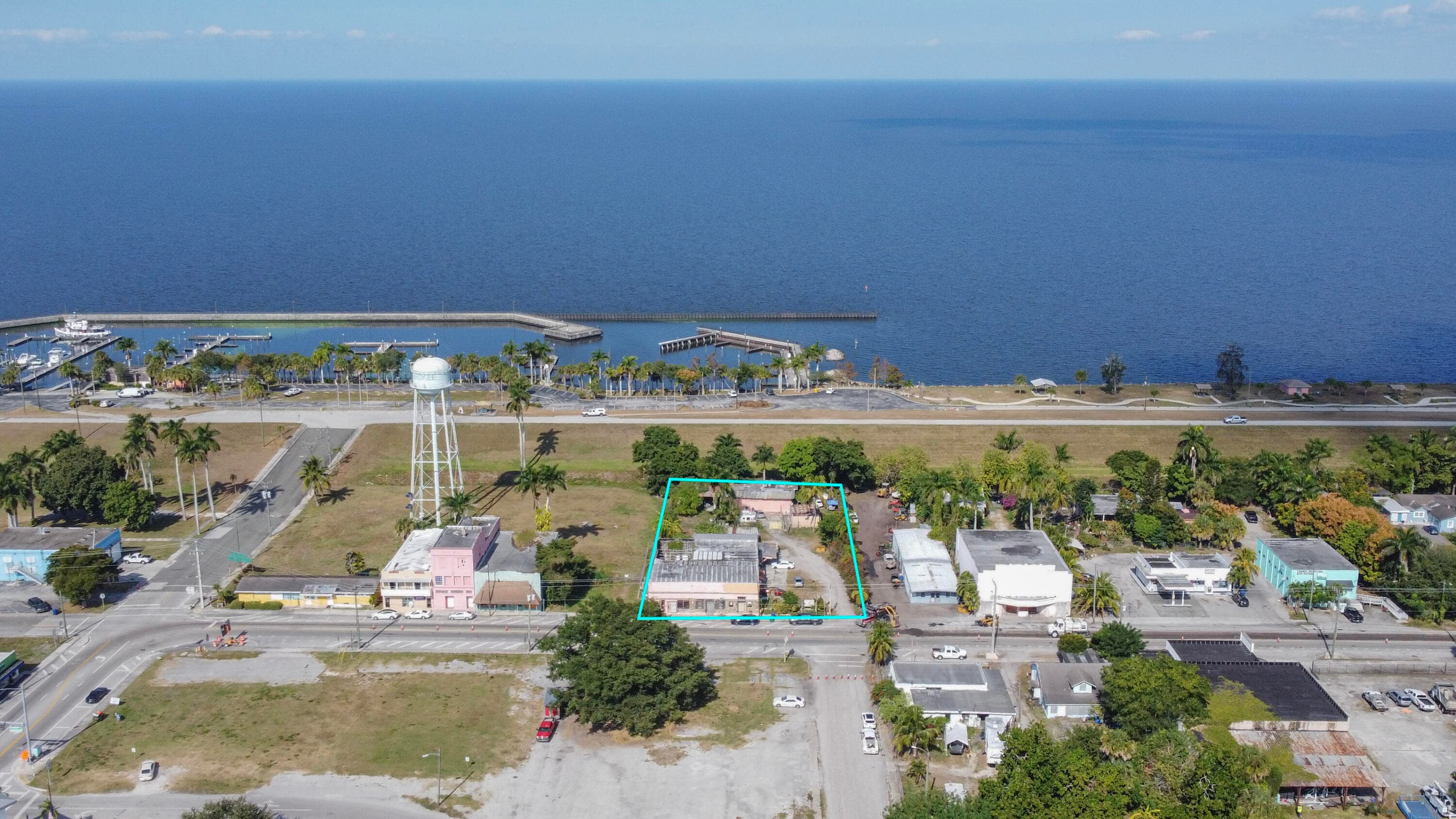 185 E Main Street, Pahokee, FL 33476 — photo 9 of 37