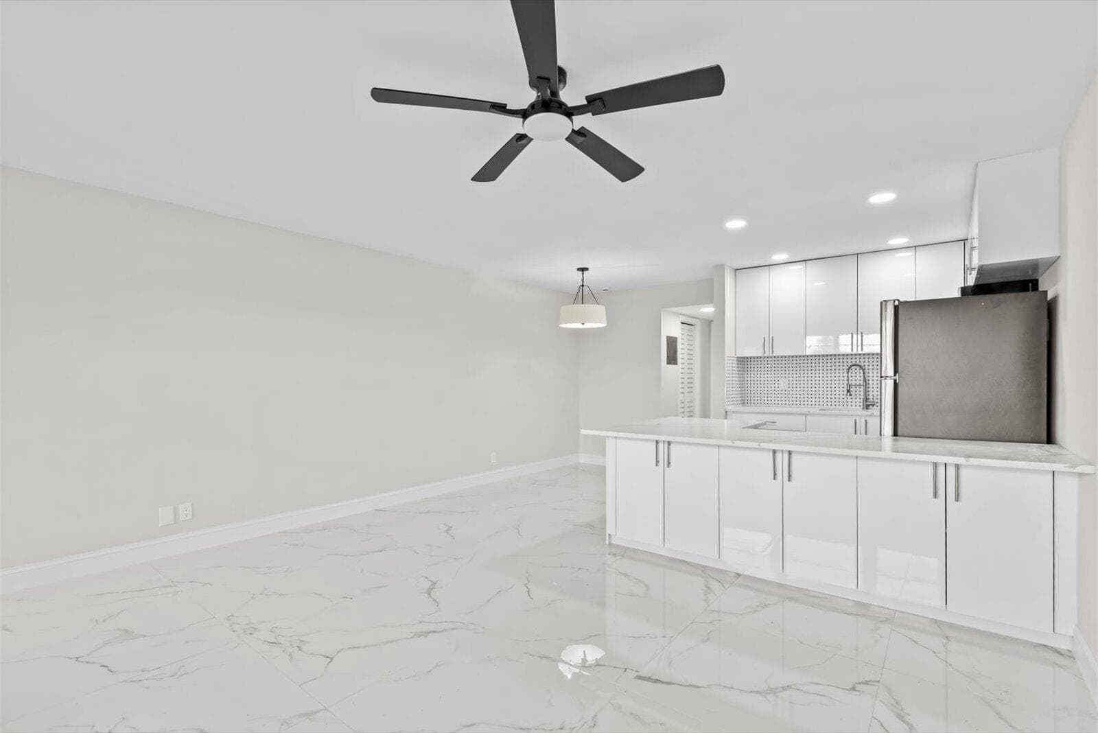 17 Andover A, West Palm Beach, FL 33417 — photo 3 of 23