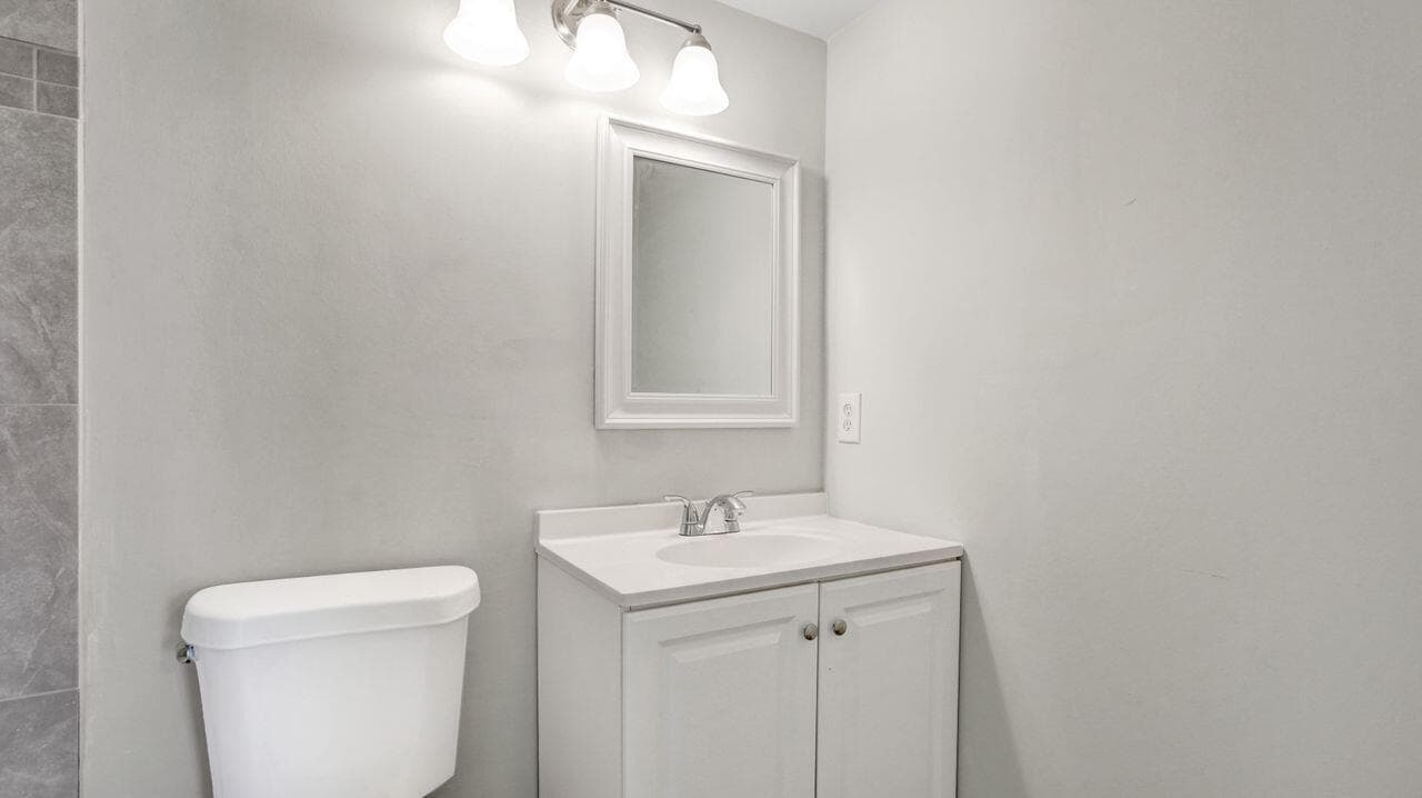 118 Sheffield E, West Palm Beach, FL 33417 — photo 5 of 18
