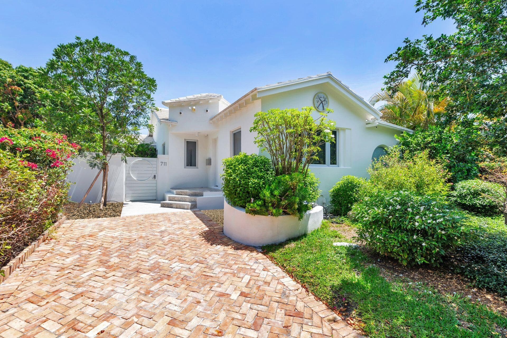 711 Ardmore Road, West Palm Beach, FL 33401 — photo 1 of 36