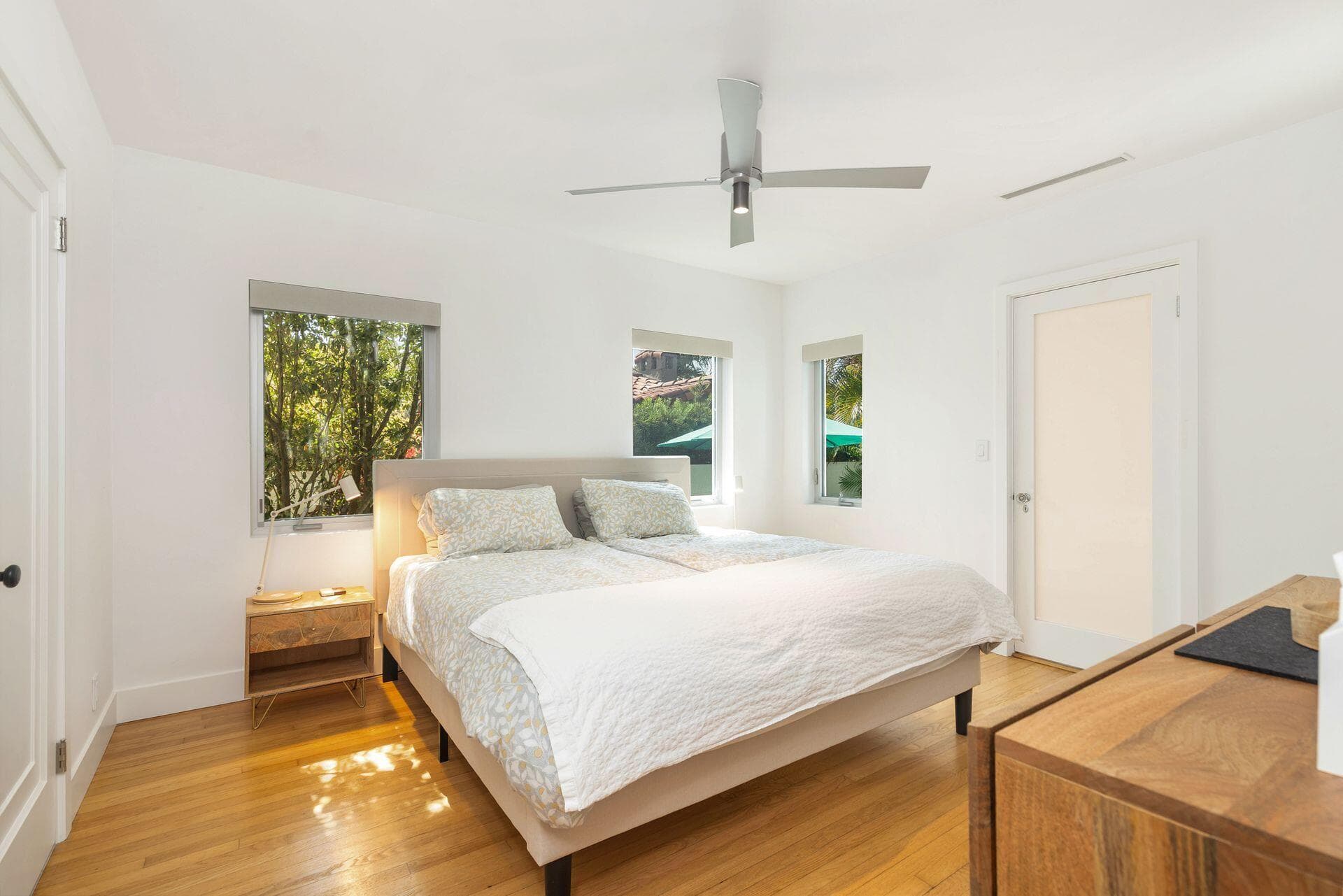 711 Ardmore Road, West Palm Beach, FL 33401 — photo 12 of 36