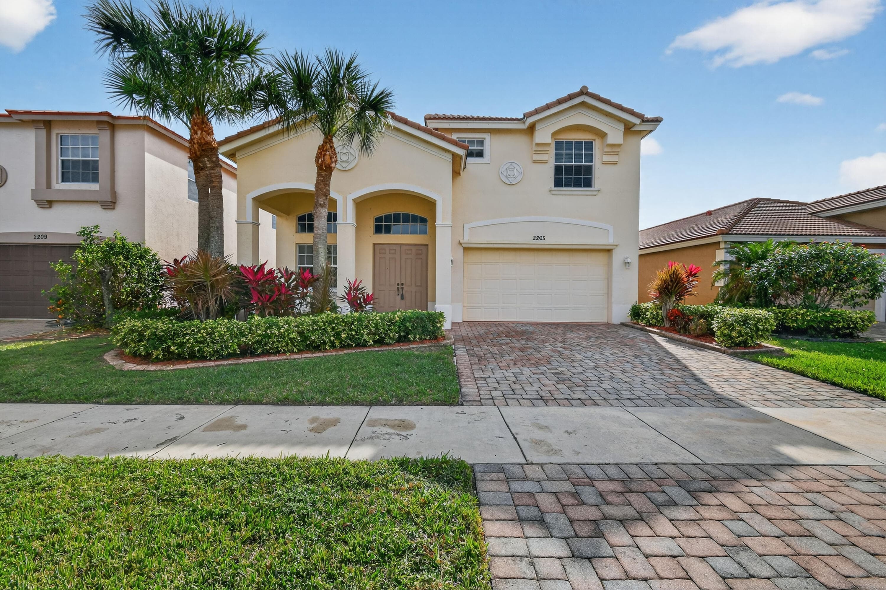 2205 SW Newport Isles Boulevard, Port St. Lucie, FL 34953 — photo 4 of 93