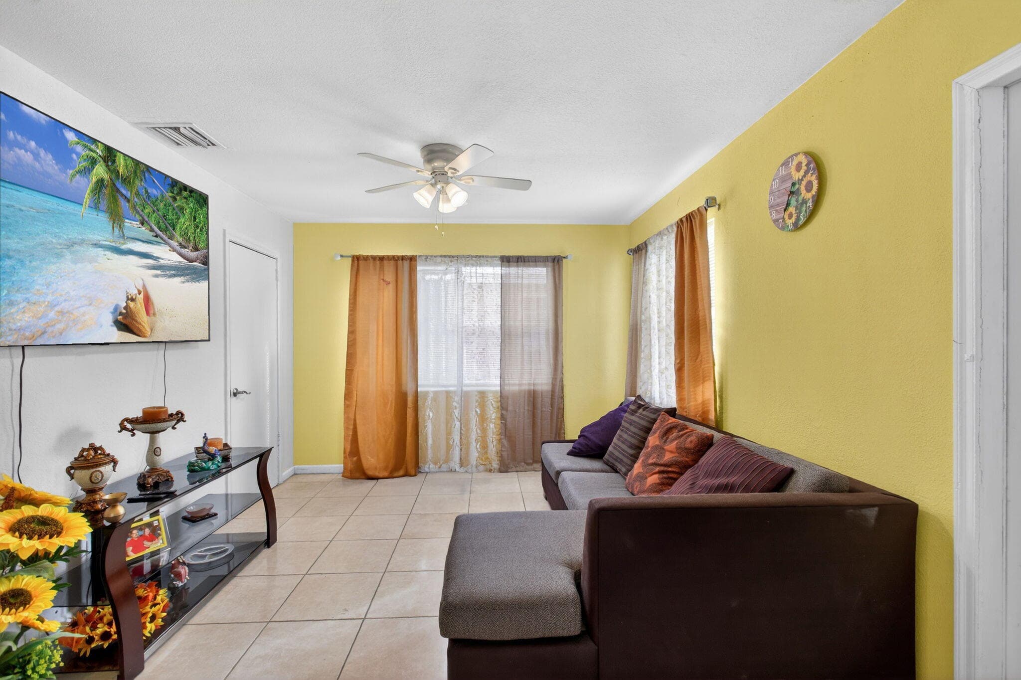 621 50th Street, West Palm Beach, FL 33407 — photo 3 of 17