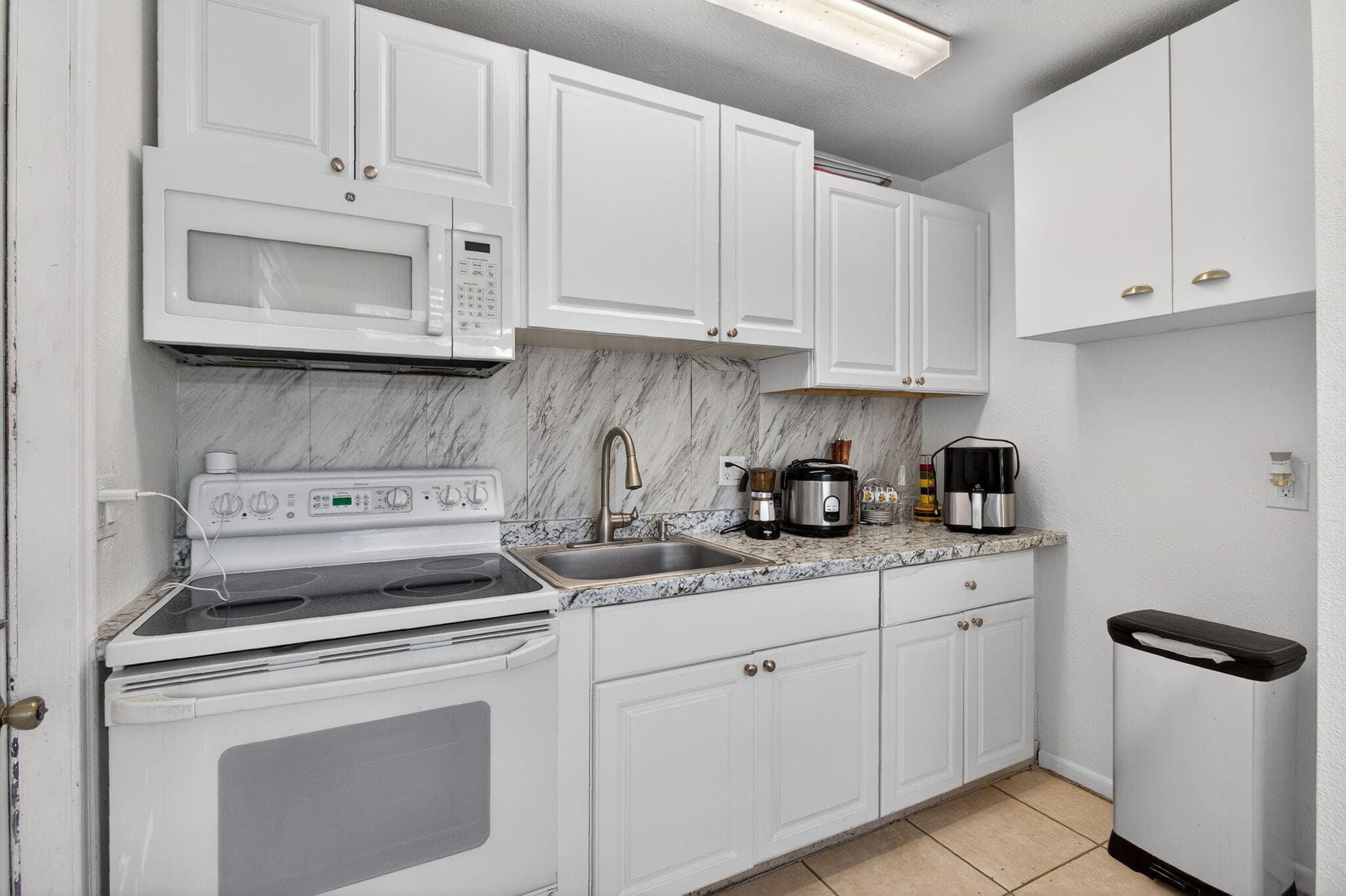 621 50th Street, West Palm Beach, FL 33407 — photo 7 of 17