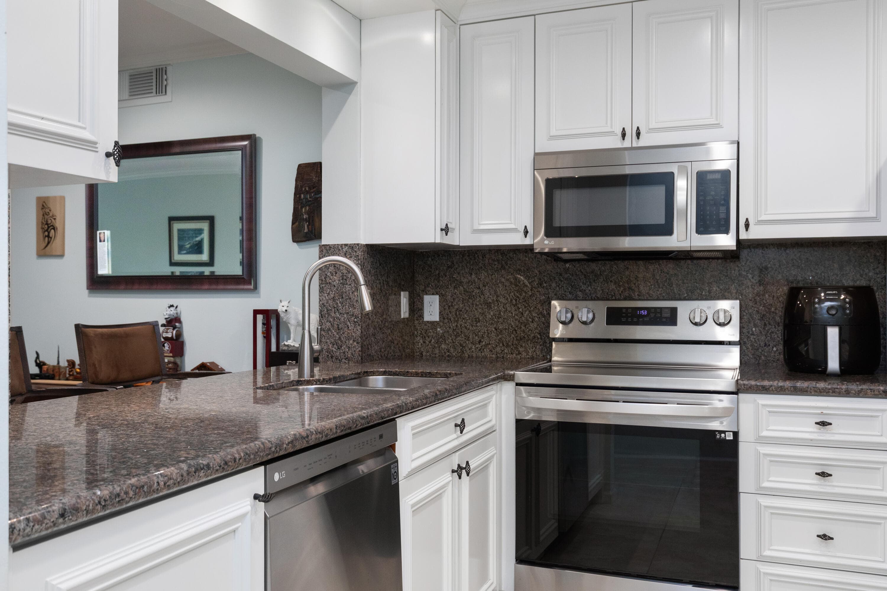 961 S Ocean Drive 302, Deerfield Beach, FL 33441 — photo 21 of 40