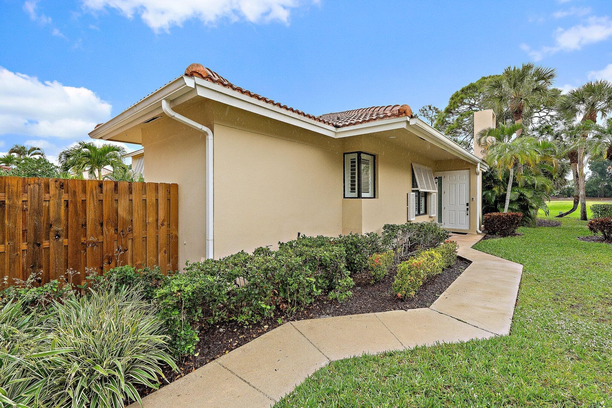 150 Old Meadow Way, Palm Beach Gardens, FL 33418 — photo 3 of 54