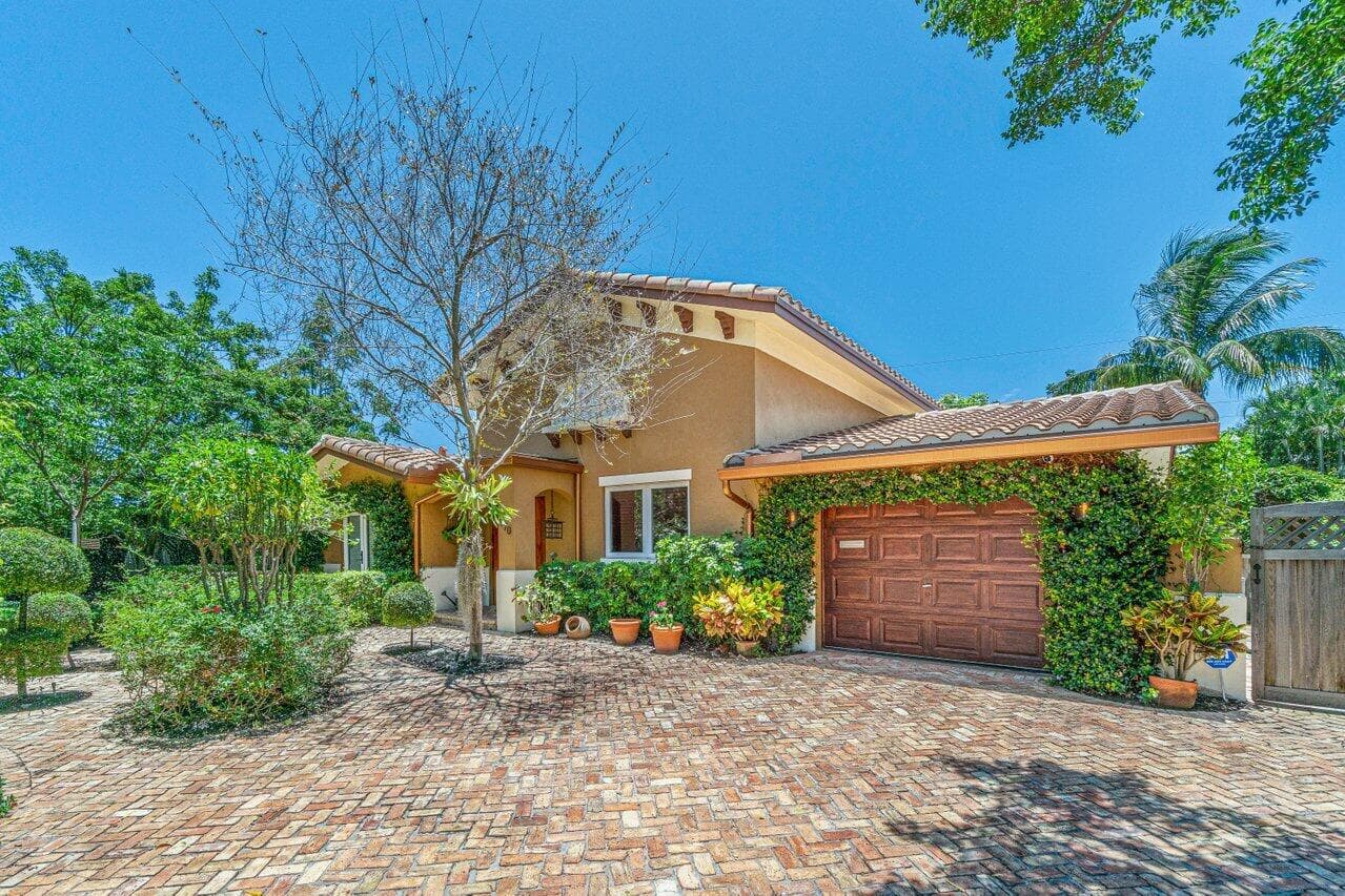 870 NW 7th Street, Boca Raton, FL 33486 — photo 1 of 38