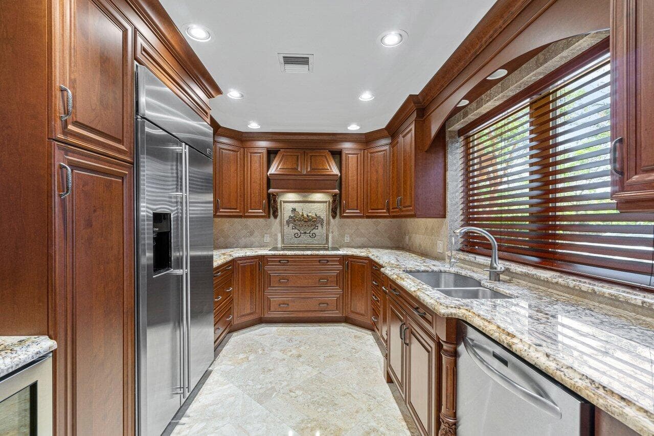 870 NW 7th Street, Boca Raton, FL 33486 — photo 8 of 38