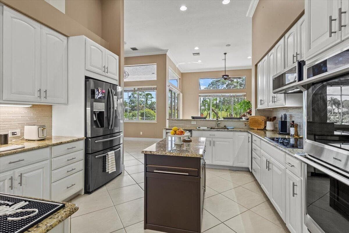 8048 Links Way, Port St. Lucie, FL 34986 — photo 12 of 65