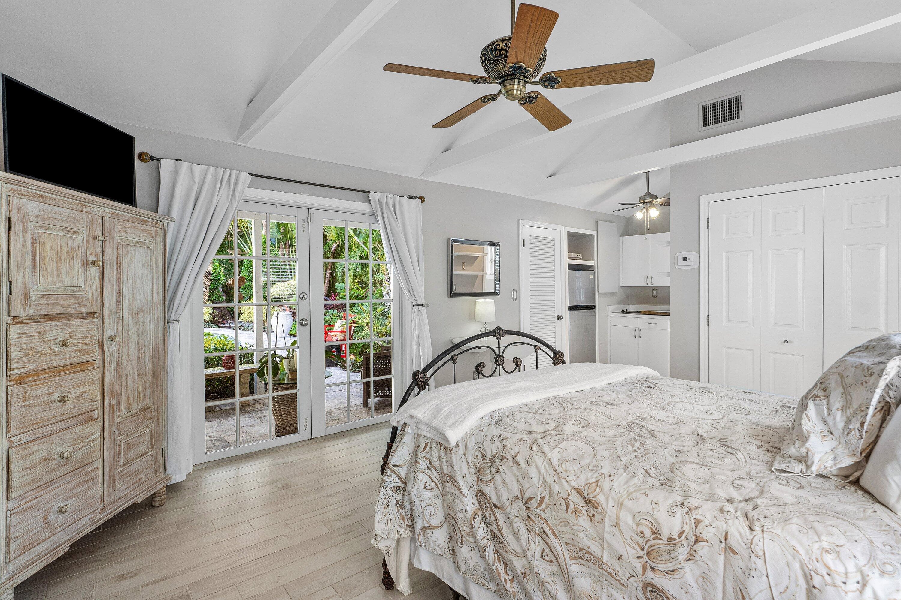 802 NE 2nd Street, Delray Beach, FL 33483 — photo 37 of 52