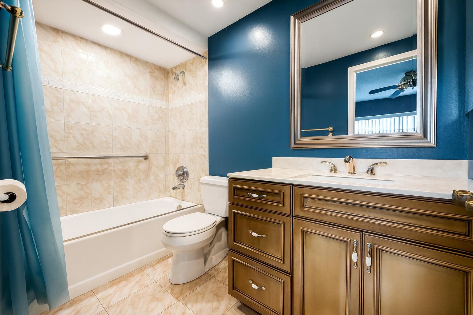 5041 W Oakland Park Boulevard 111, Lauderdale Lakes, FL 33313 — photo 8 of 16