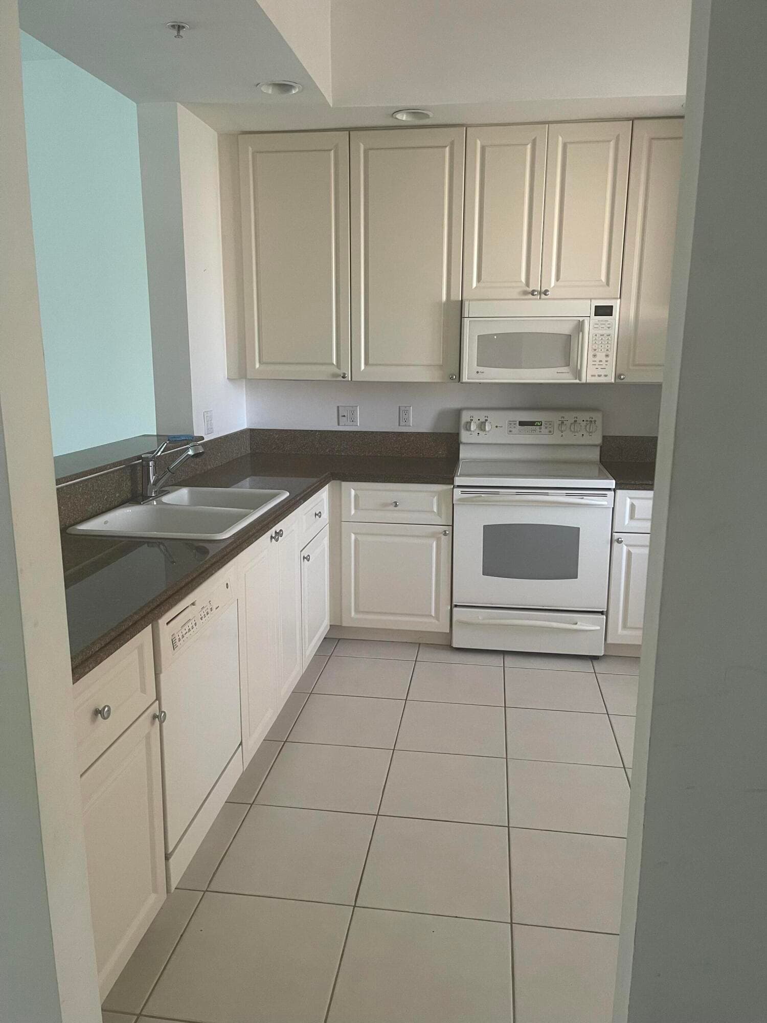 1 Harbour Isle Ph01 Drive E 1, Fort Pierce, FL 34949 — photo 1 of 7