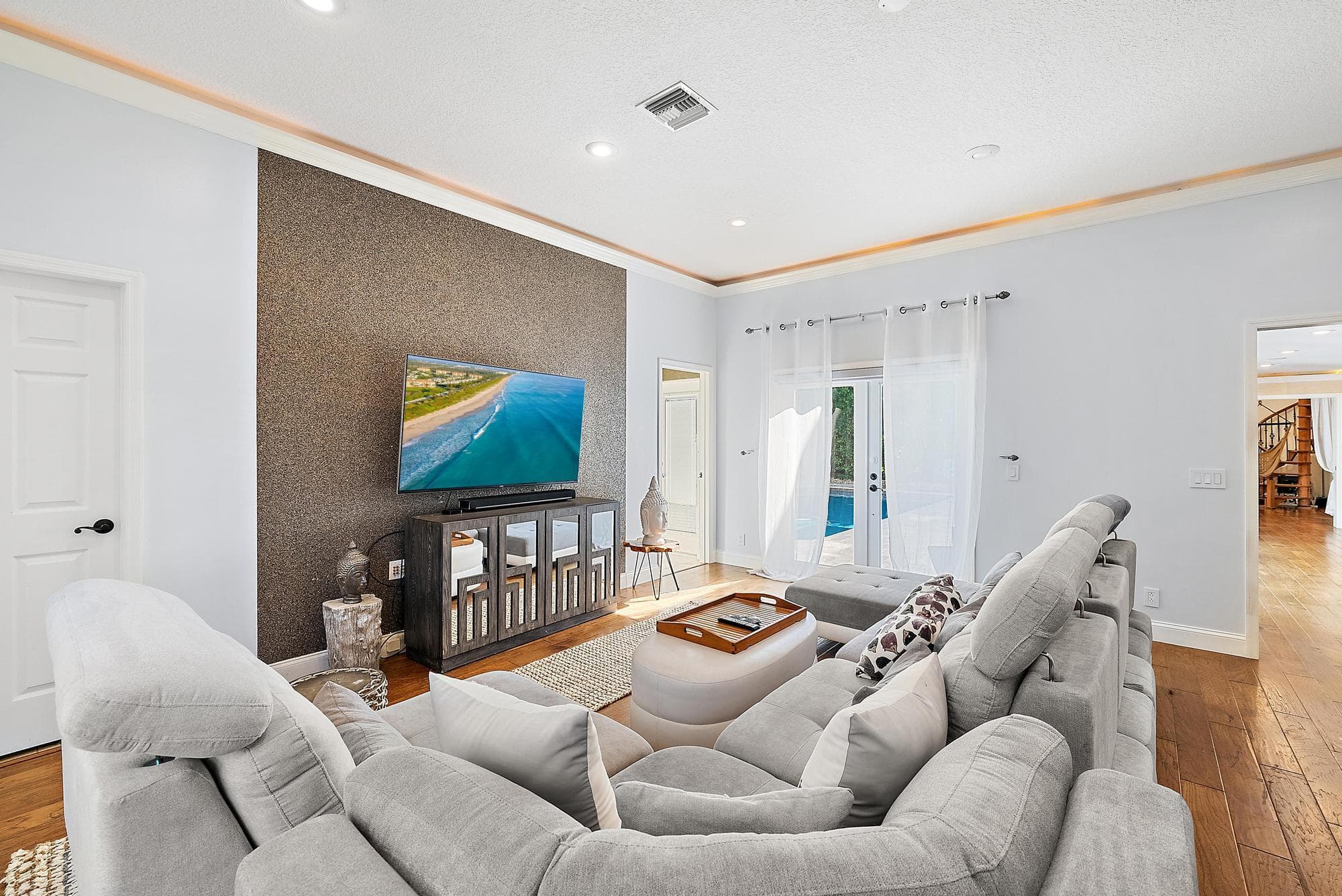 542 N Cypress Drive, Tequesta, FL 33469 — photo 11 of 29