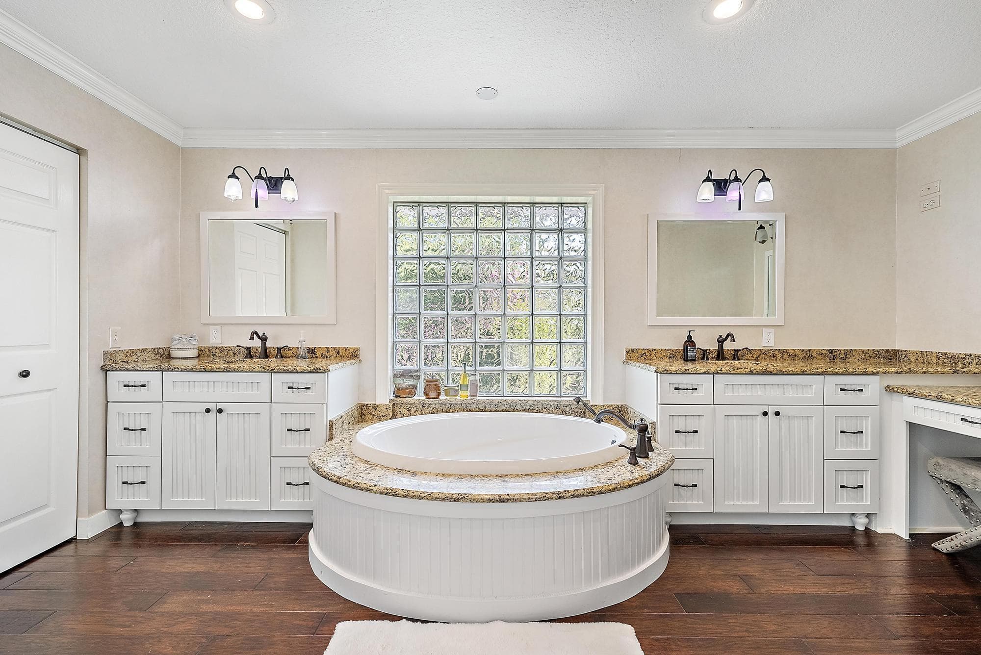 542 N Cypress Drive, Tequesta, FL 33469 — photo 14 of 29
